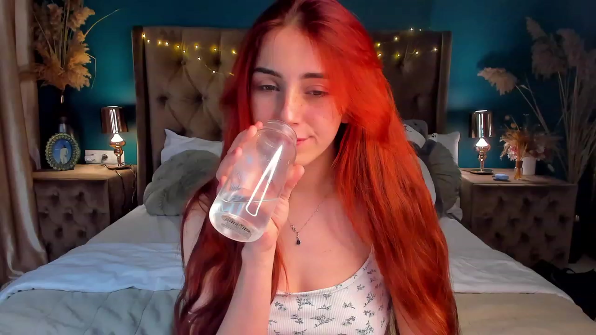 Gallery image thumbnail from ElsaYoung's myfreecams stream on, 02/06/2024, 21:00 image 4 of 20