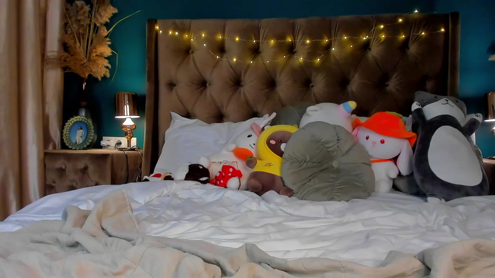 Gallery image thumbnail from ElsaYoung's myfreecams stream on, 02/07/2024, 06:03 image 17 of 20