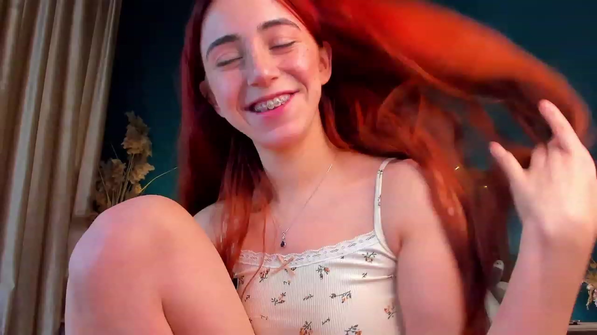 Gallery image thumbnail from ElsaYoung's myfreecams stream on, 02/07/2024, 21:10 image 16 of 20