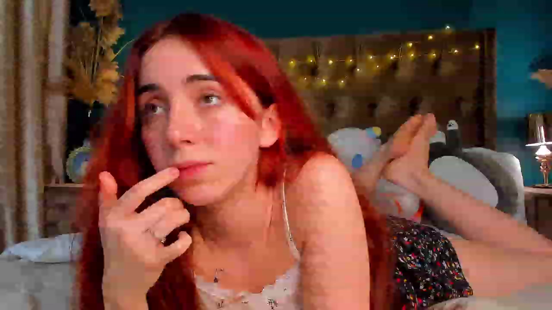 Gallery image thumbnail from ElsaYoung's myfreecams stream on, 02/08/2024, 24:16 image 19 of 20