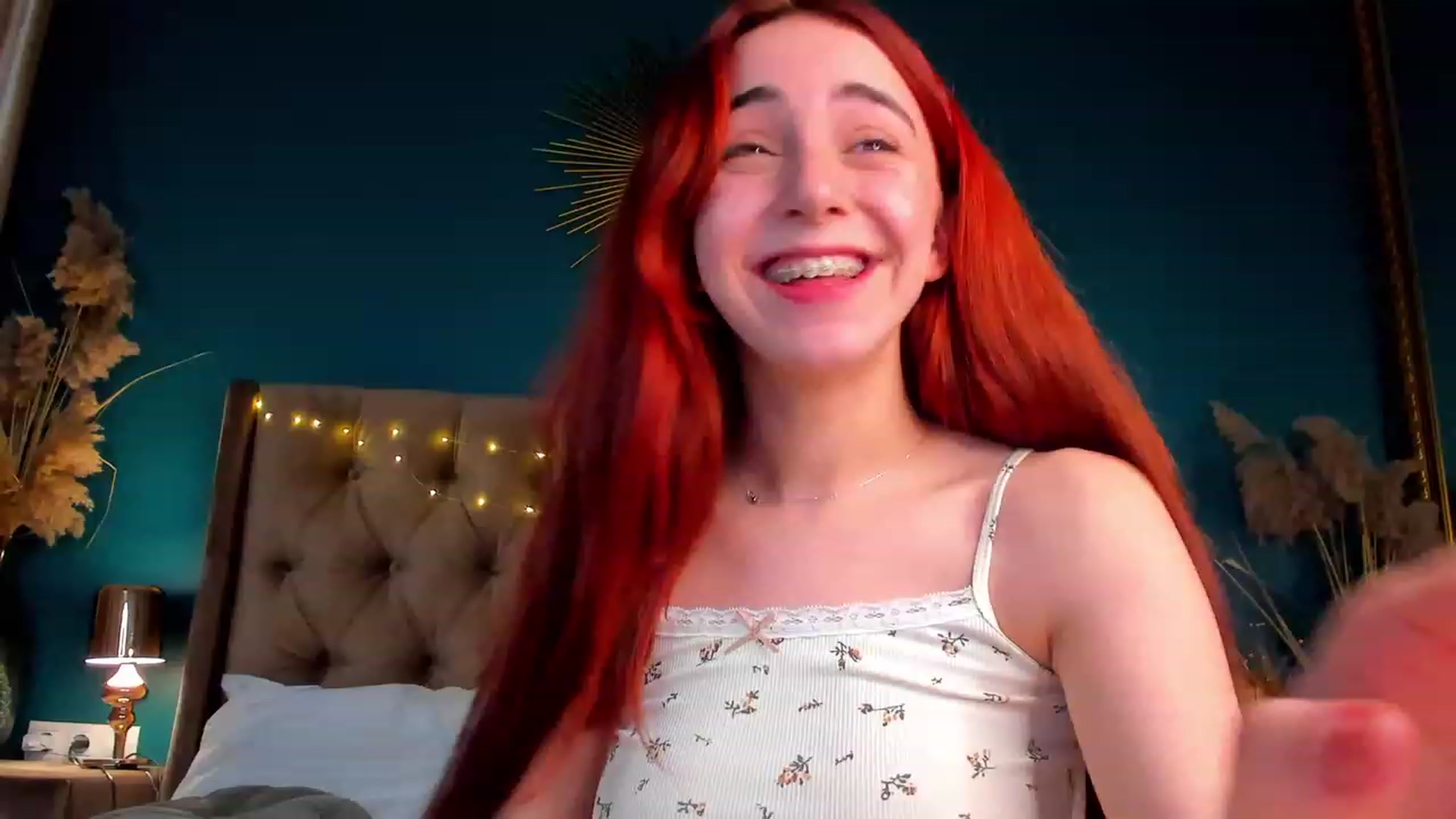 Gallery image thumbnail from ElsaYoung's myfreecams stream on, 02/08/2024, 03:37 image 6 of 20