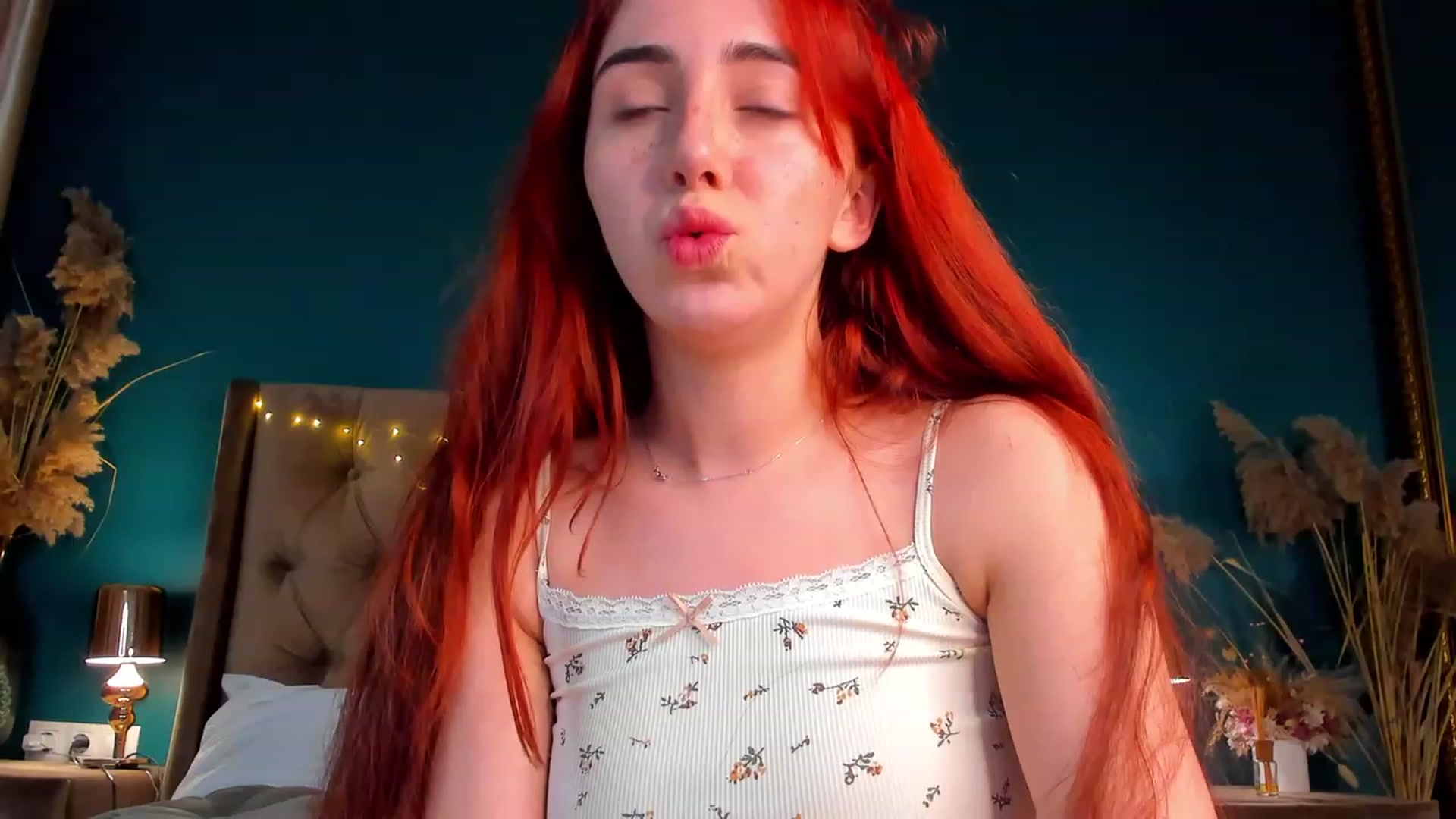 Gallery image thumbnail from ElsaYoung's myfreecams stream on, 02/08/2024, 03:37 image 5 of 20