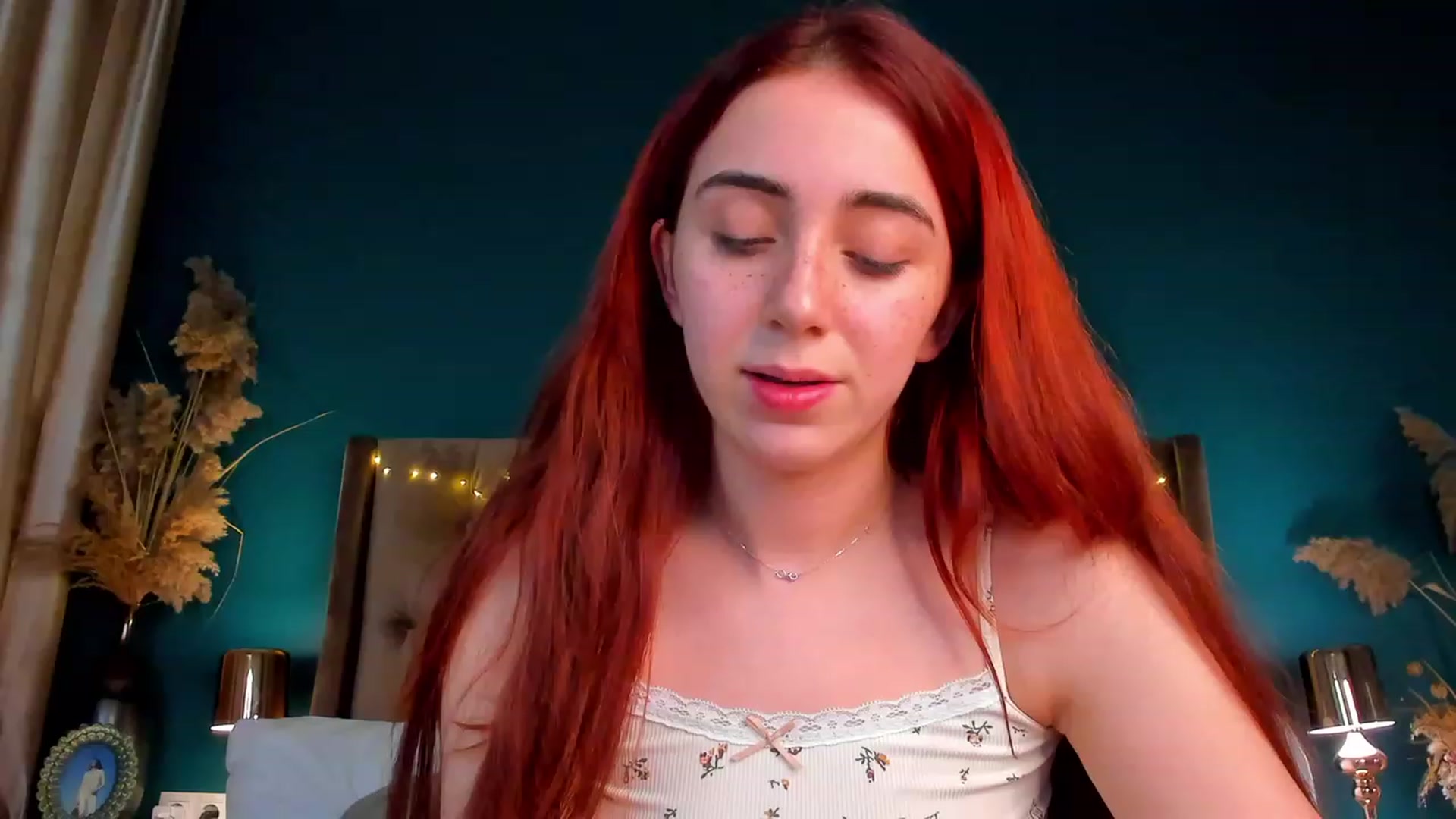 Gallery image thumbnail from ElsaYoung's myfreecams stream on, 02/08/2024, 05:15 image 8 of 20