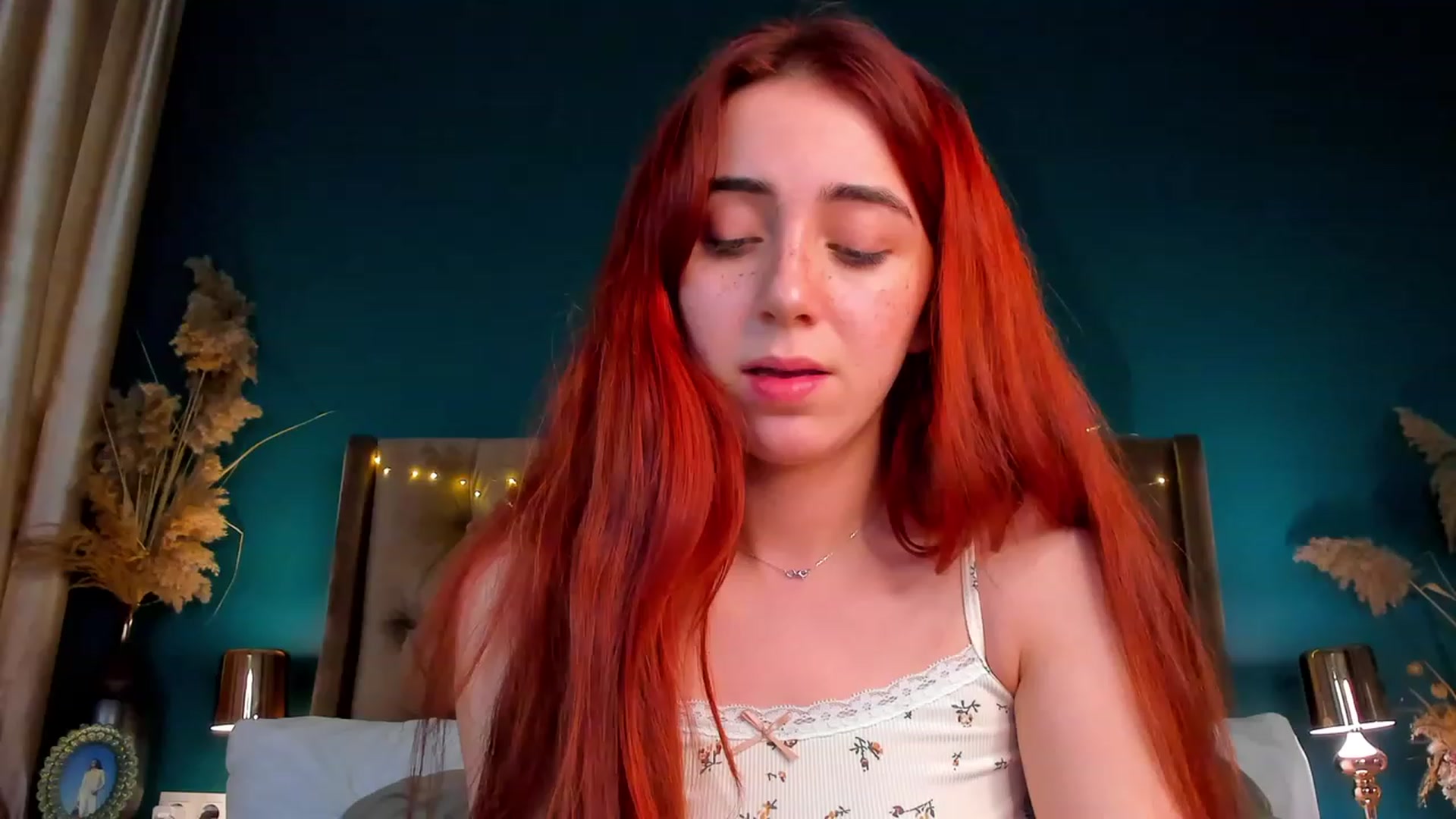 Gallery image thumbnail from ElsaYoung's myfreecams stream on, 02/08/2024, 05:15 image 11 of 20
