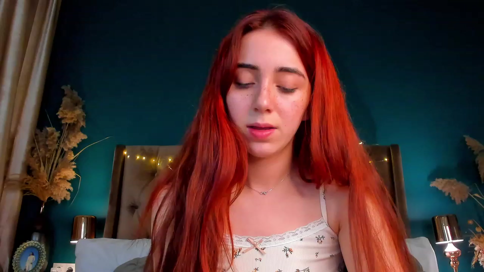 Gallery image thumbnail from ElsaYoung's myfreecams stream on, 02/08/2024, 05:15 image 10 of 20