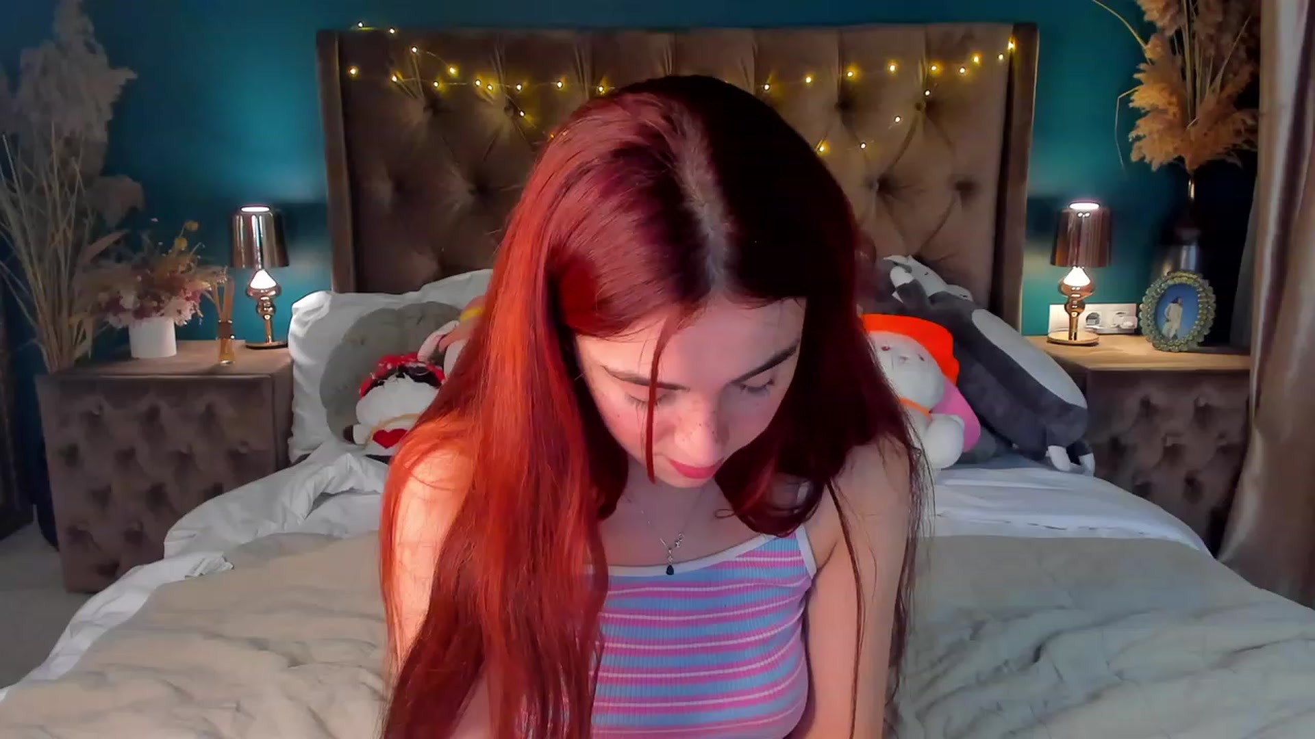 Gallery image thumbnail from ElsaYoung's myfreecams stream on, 02/08/2024, 15:59 image 4 of 20