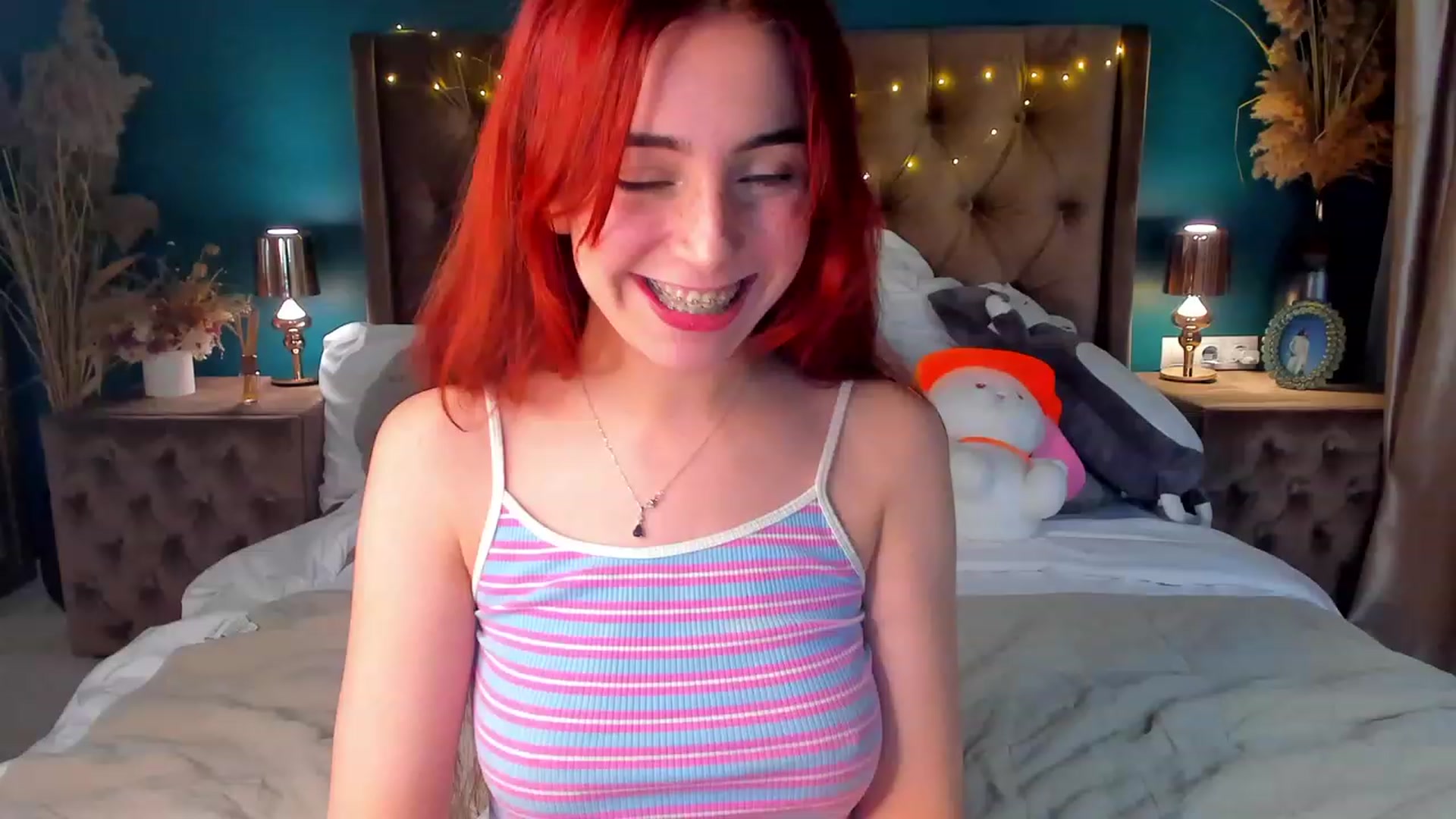 Gallery image thumbnail from ElsaYoung's myfreecams stream on, 02/08/2024, 15:59 image 8 of 20