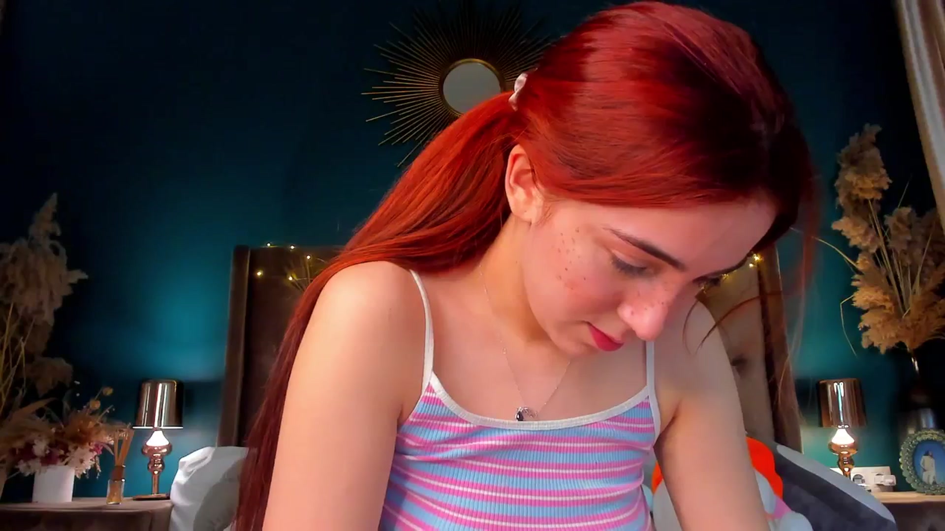 Gallery image thumbnail from ElsaYoung's myfreecams stream on, 02/08/2024, 16:19 image 9 of 20
