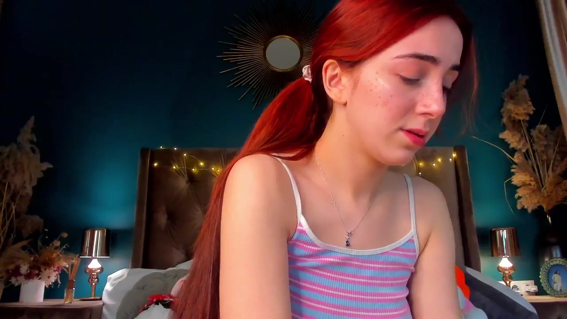 Gallery image thumbnail from ElsaYoung's myfreecams stream on, 02/08/2024, 16:19 image 11 of 20