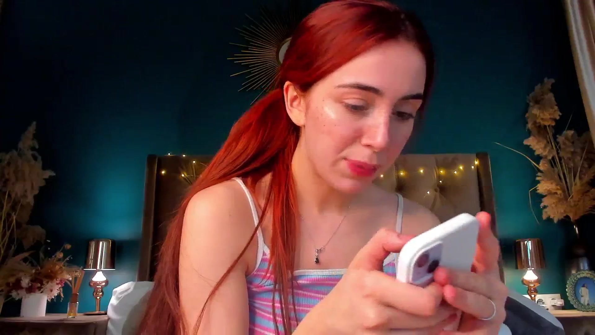 Gallery image thumbnail from ElsaYoung's myfreecams stream on, 02/08/2024, 16:19 image 4 of 20