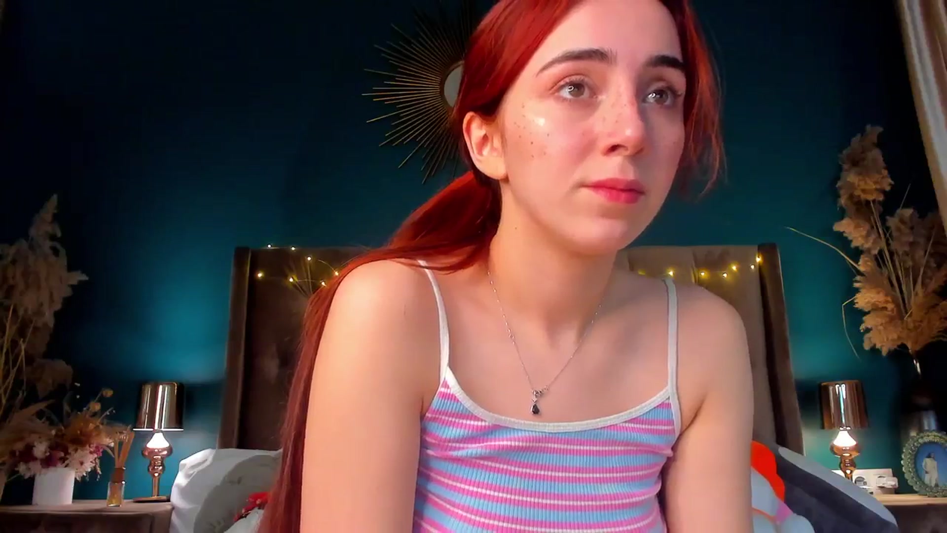 Gallery image thumbnail from ElsaYoung's myfreecams stream on, 02/08/2024, 16:19 image 13 of 20