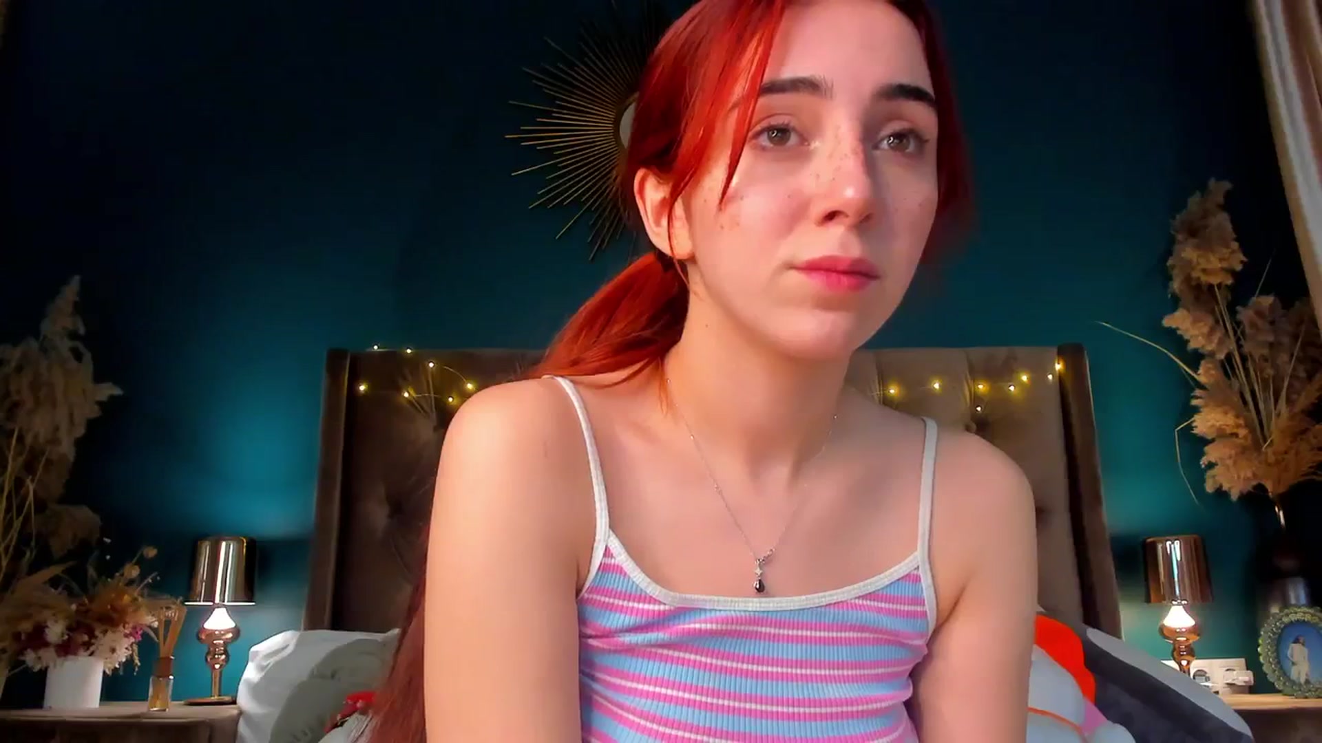 Gallery image thumbnail from ElsaYoung's myfreecams stream on, 02/08/2024, 16:19 image 19 of 20