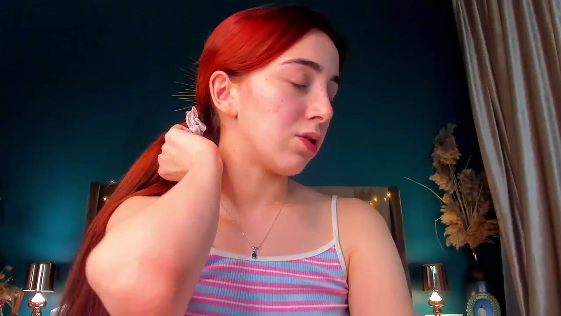 Gallery image thumbnail from ElsaYoung's myfreecams stream on, 02/08/2024, 19:40 image 14 of 20