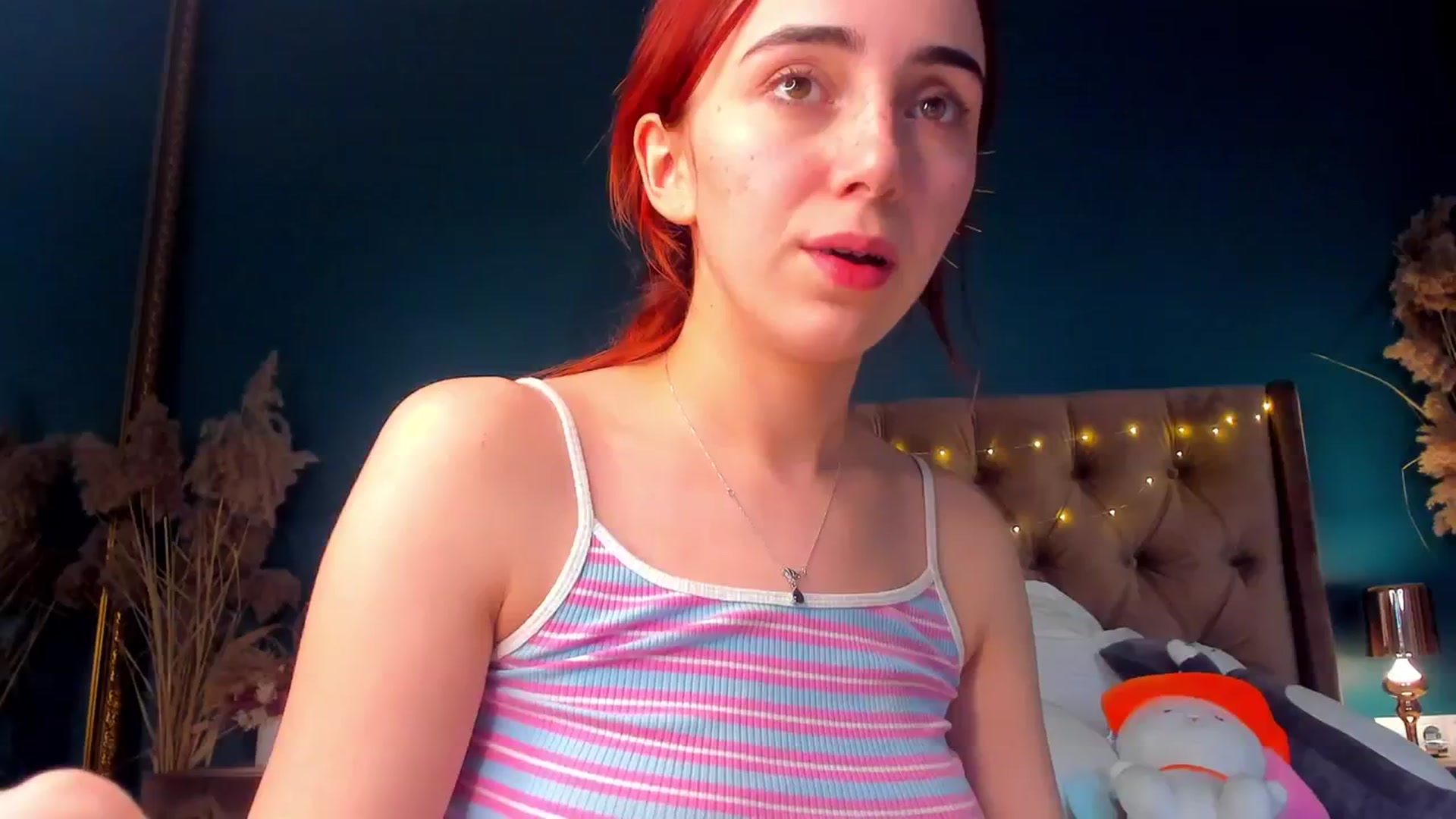 Gallery image thumbnail from ElsaYoung's myfreecams stream on, 02/08/2024, 19:40 image 10 of 20