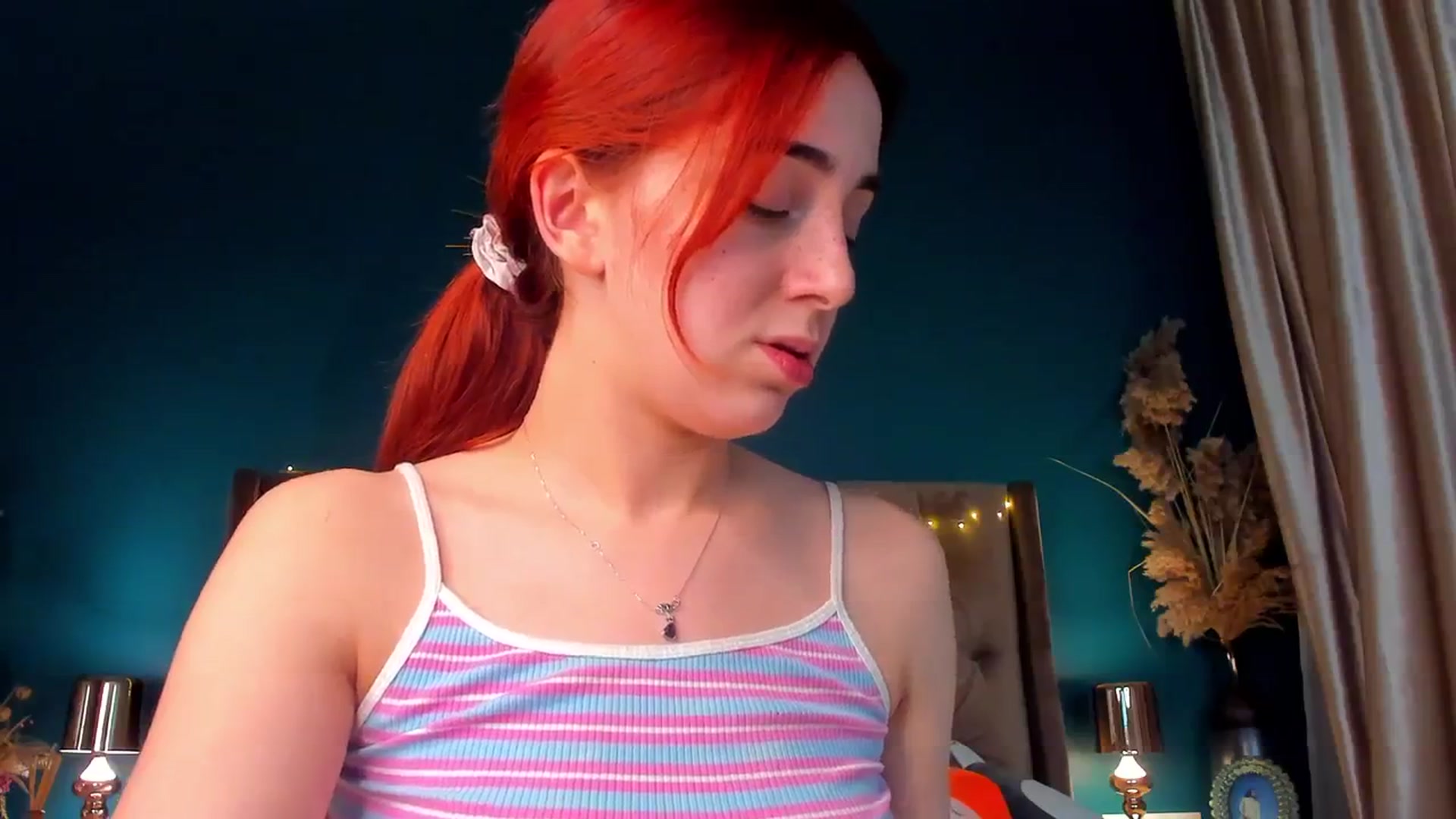 Gallery image thumbnail from ElsaYoung's myfreecams stream on, 02/08/2024, 19:40 image 13 of 20