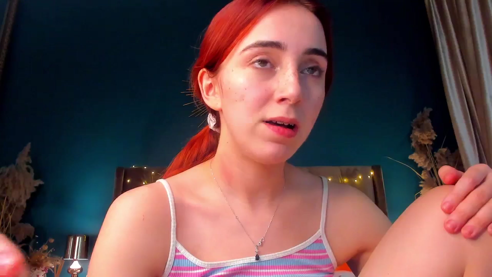 Gallery image thumbnail from ElsaYoung's myfreecams stream on, 02/08/2024, 19:40 image 16 of 20