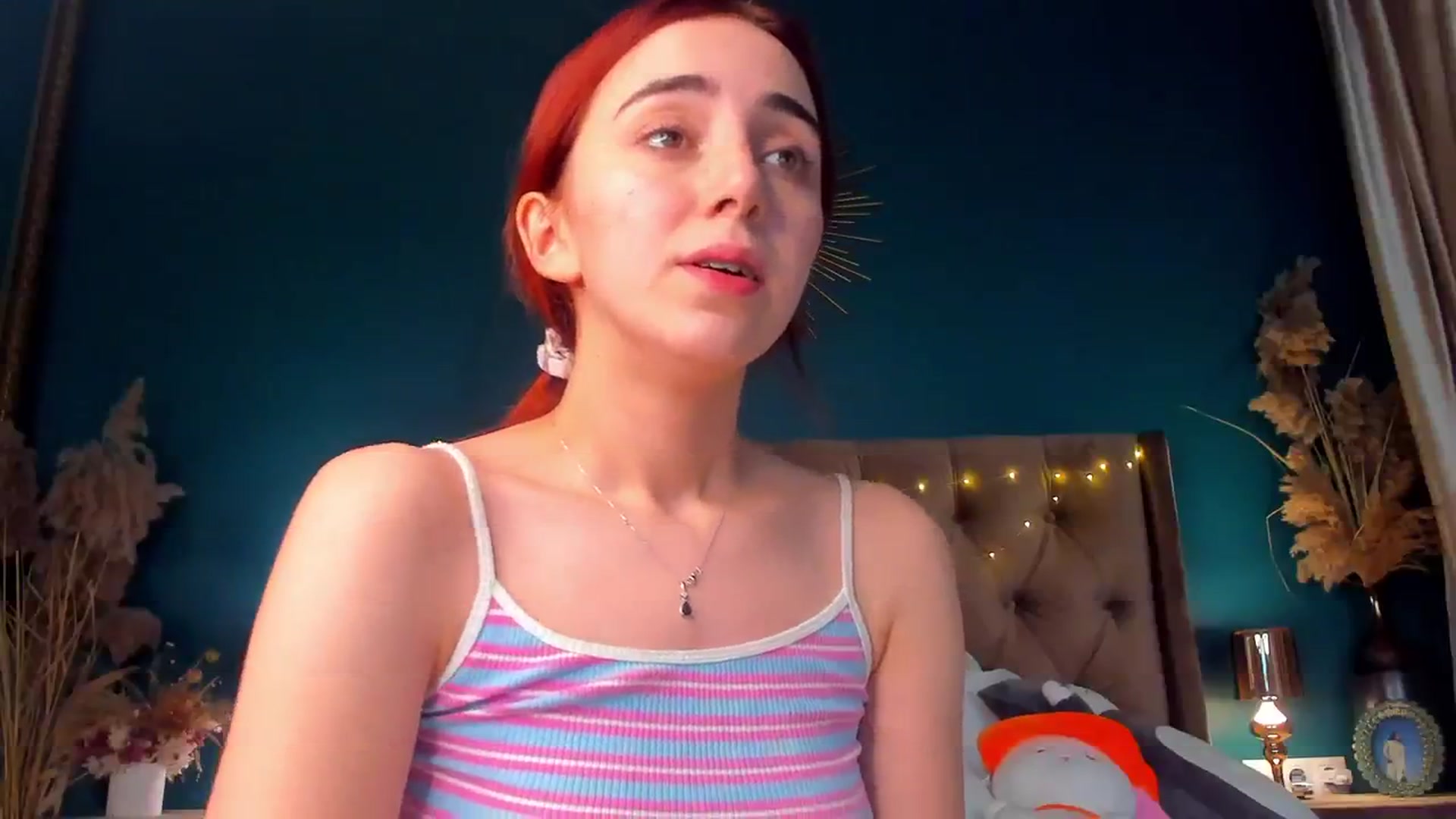 Gallery image thumbnail from ElsaYoung's myfreecams stream on, 02/08/2024, 20:06 image 2 of 20