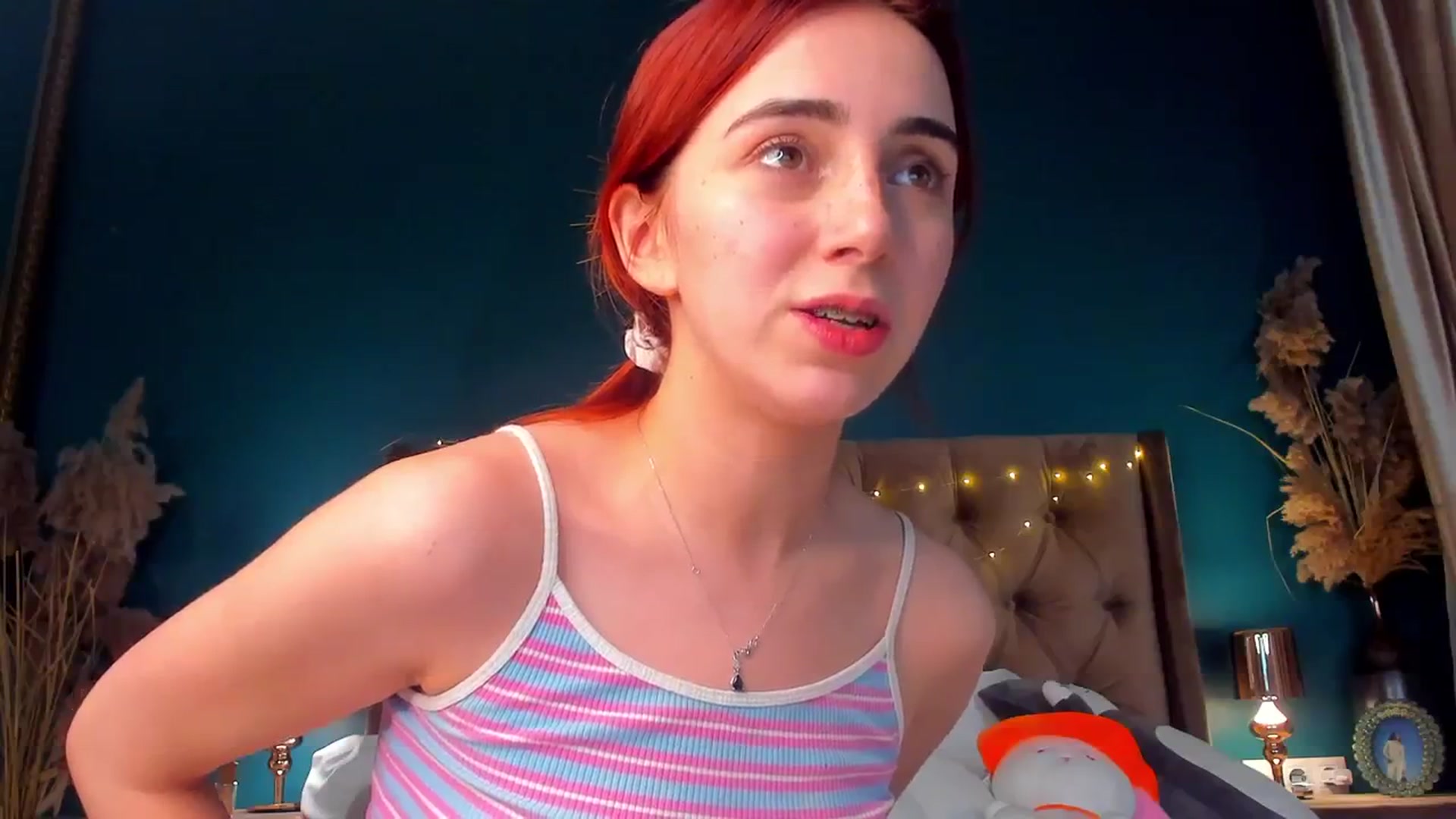 Gallery image thumbnail from ElsaYoung's myfreecams stream on, 02/08/2024, 20:06 image 8 of 20