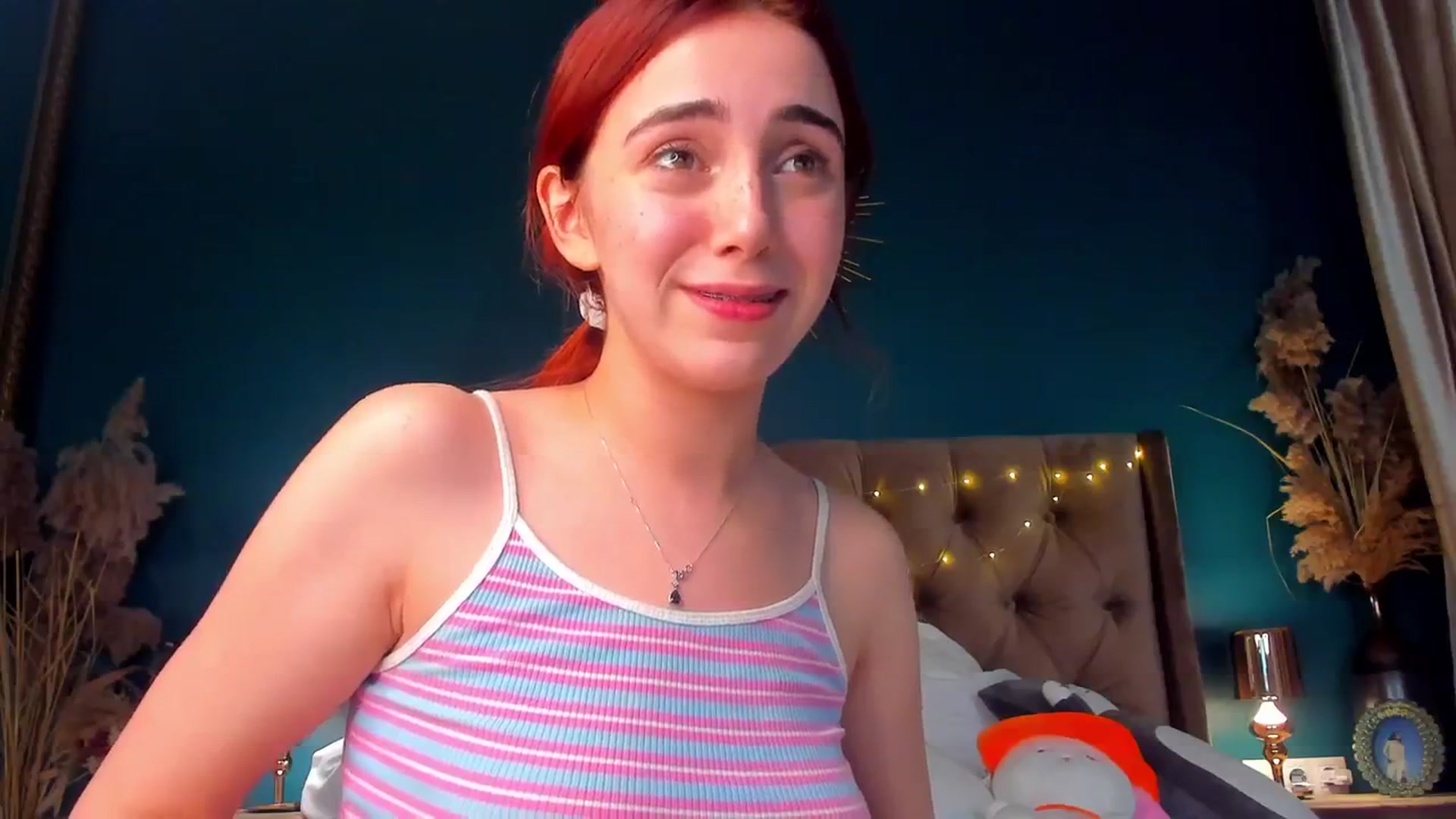 Gallery image thumbnail from ElsaYoung's myfreecams stream on, 02/08/2024, 20:06 image 3 of 20