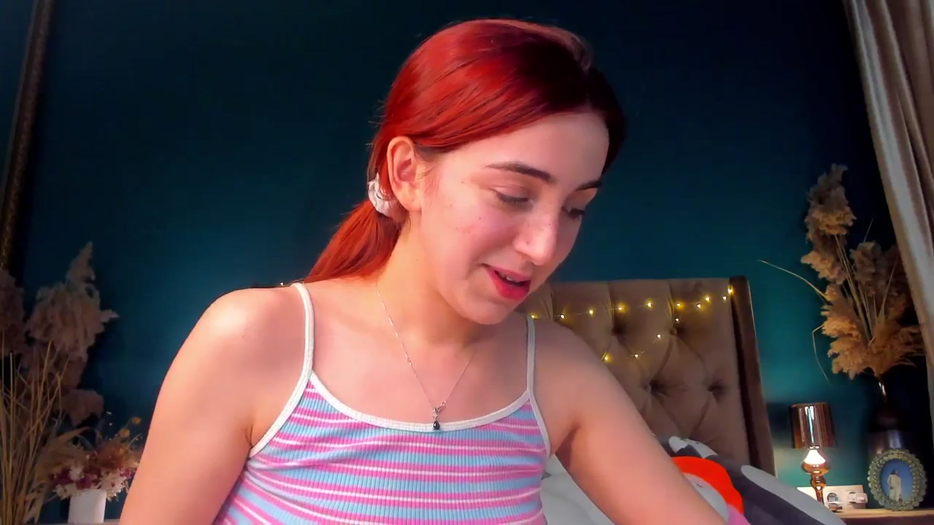 Gallery image thumbnail from ElsaYoung's myfreecams stream on, 02/08/2024, 20:06 image 5 of 20