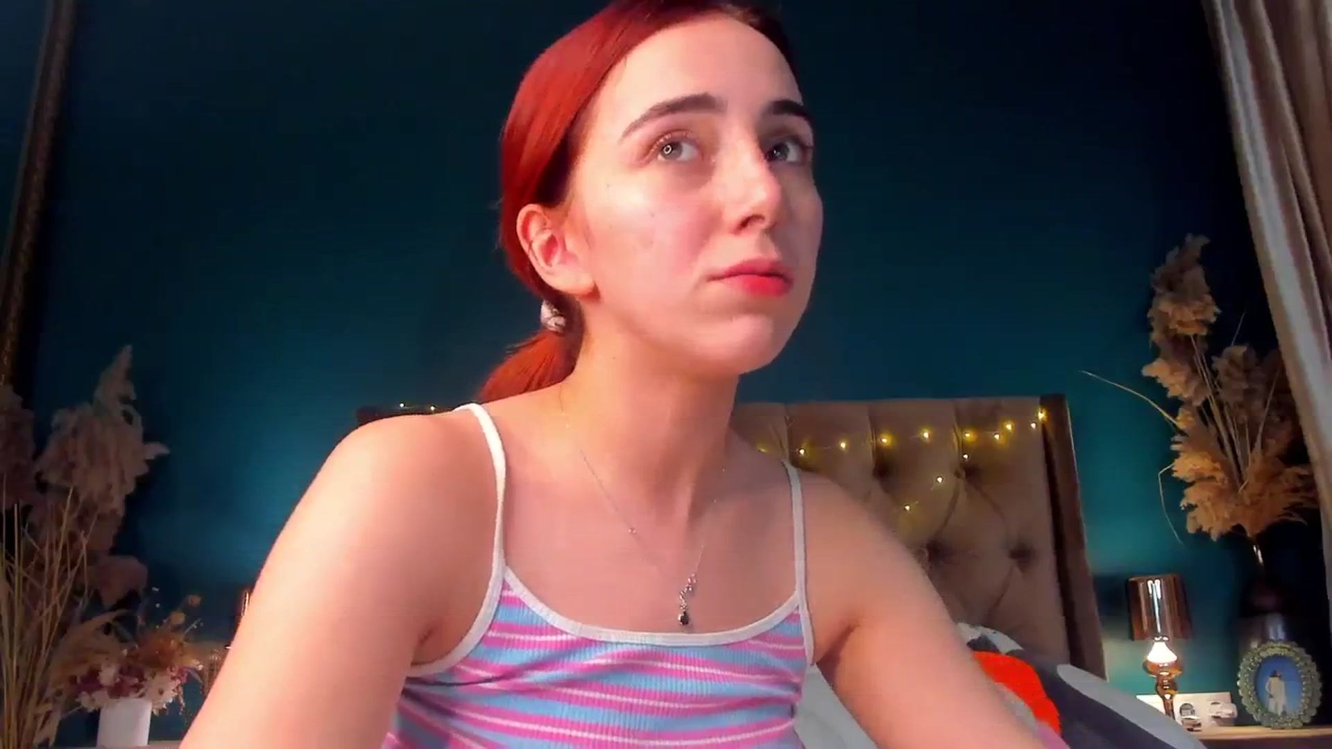 Gallery image thumbnail from ElsaYoung's myfreecams stream on, 02/08/2024, 20:06 image 12 of 20