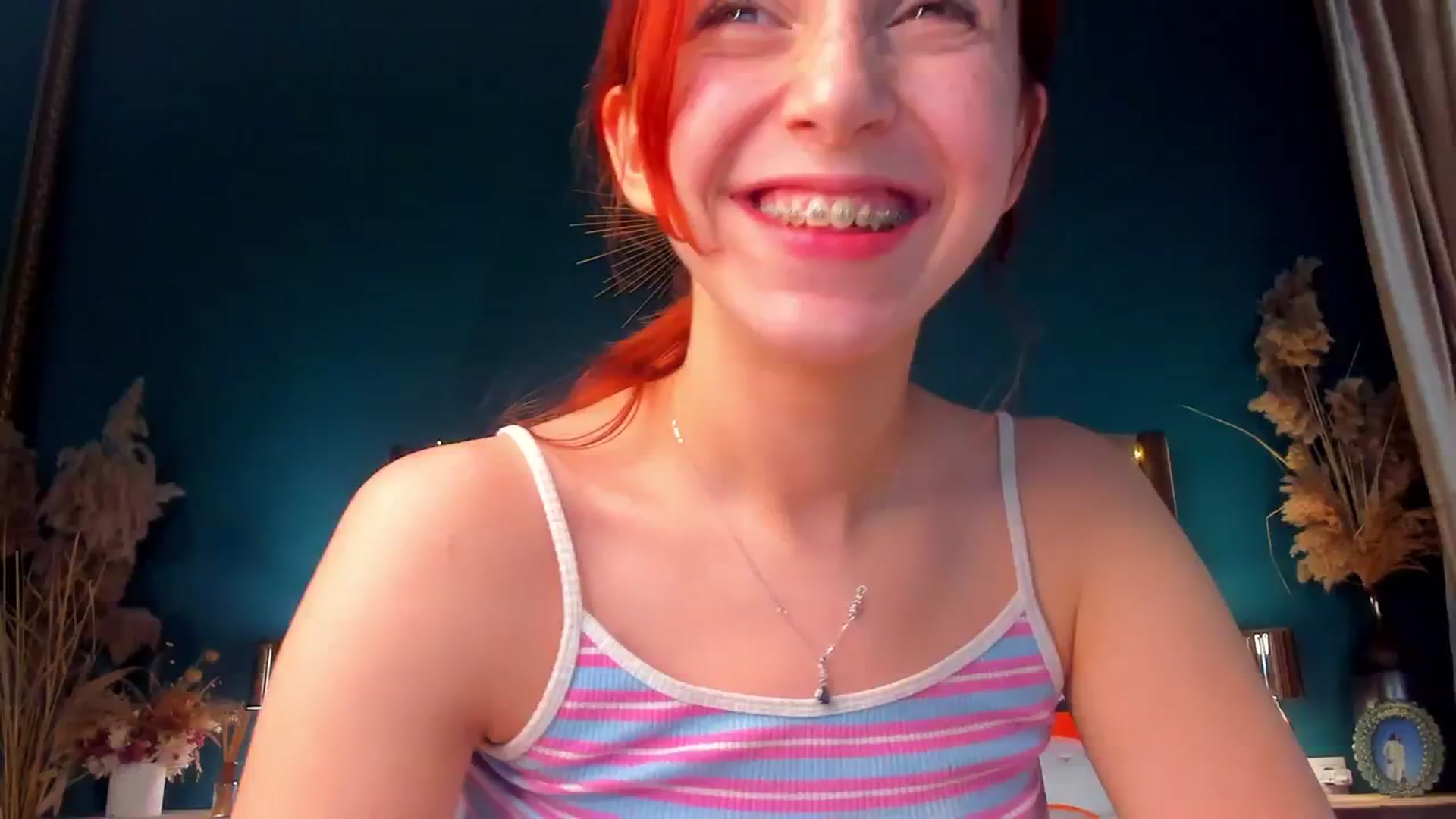 Gallery image thumbnail from ElsaYoung's myfreecams stream on, 02/08/2024, 20:06 image 17 of 20