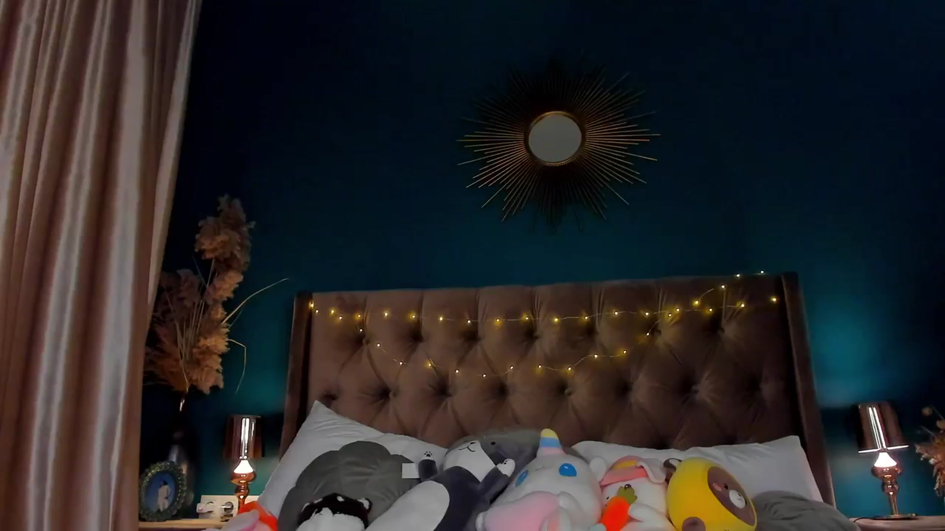 Gallery image thumbnail from ElsaYoung's myfreecams stream on, 02/20/2024, 20:06 image 19 of 20