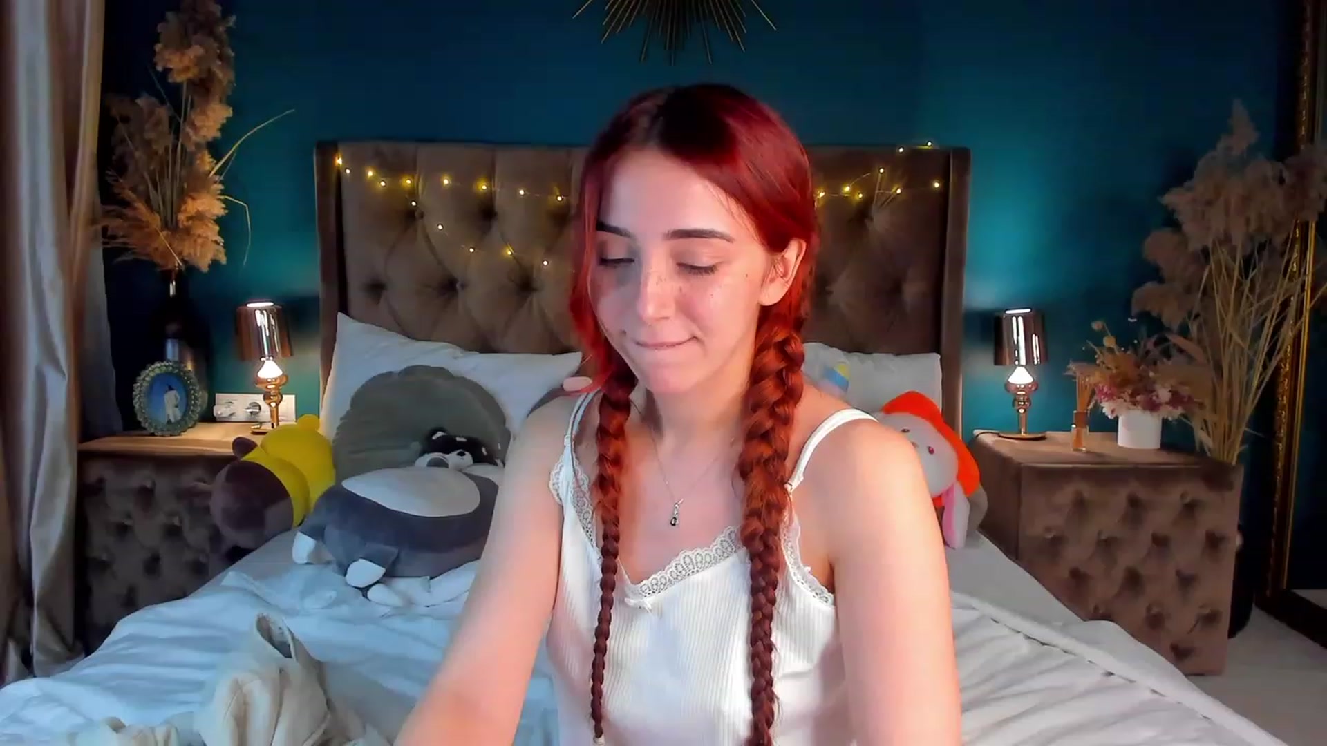 Gallery image thumbnail from ElsaYoung's myfreecams stream on, 02/23/2024, 24:18 image 15 of 20