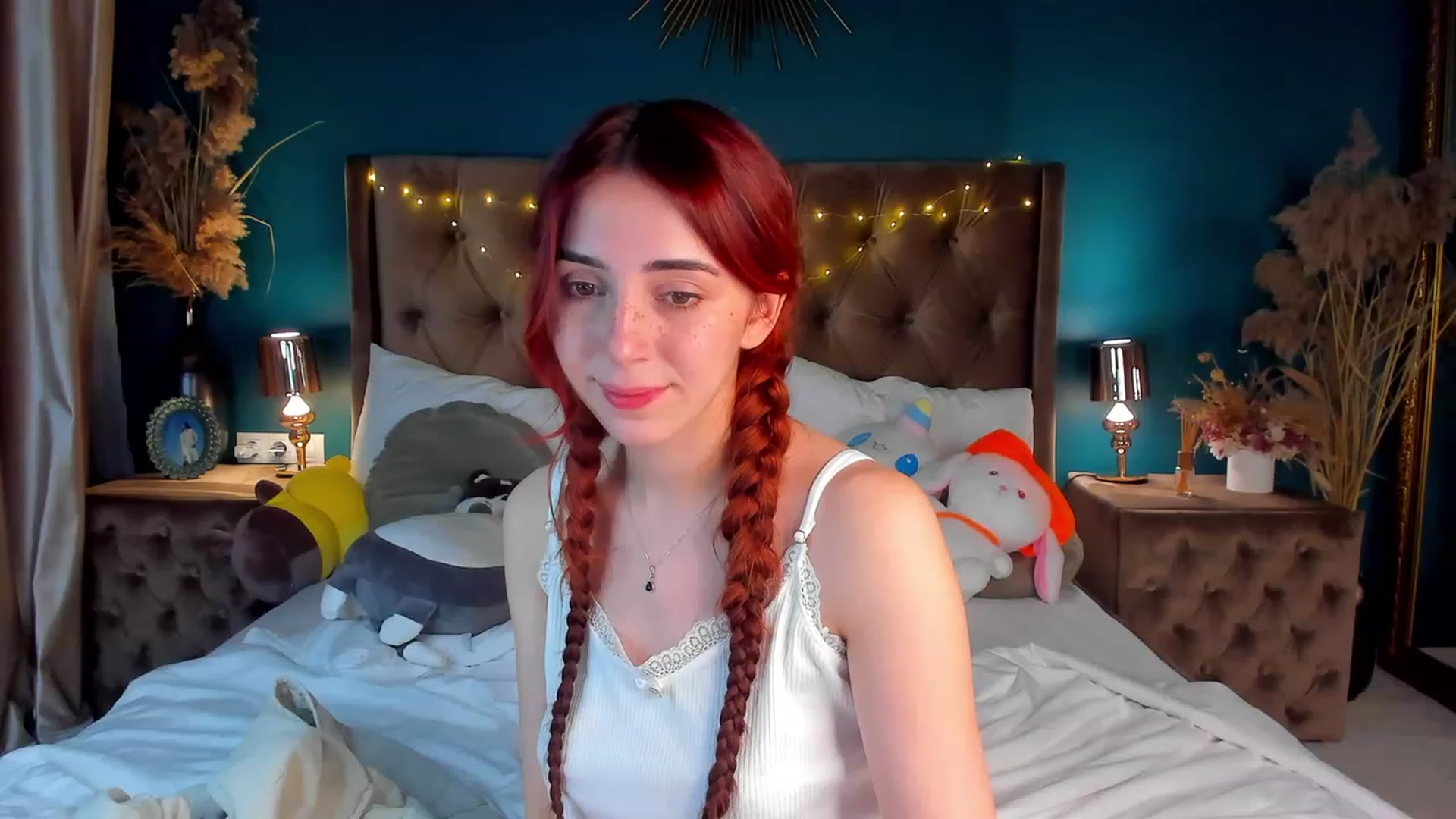 Gallery image thumbnail from ElsaYoung's myfreecams stream on, 02/23/2024, 24:18 image 16 of 20