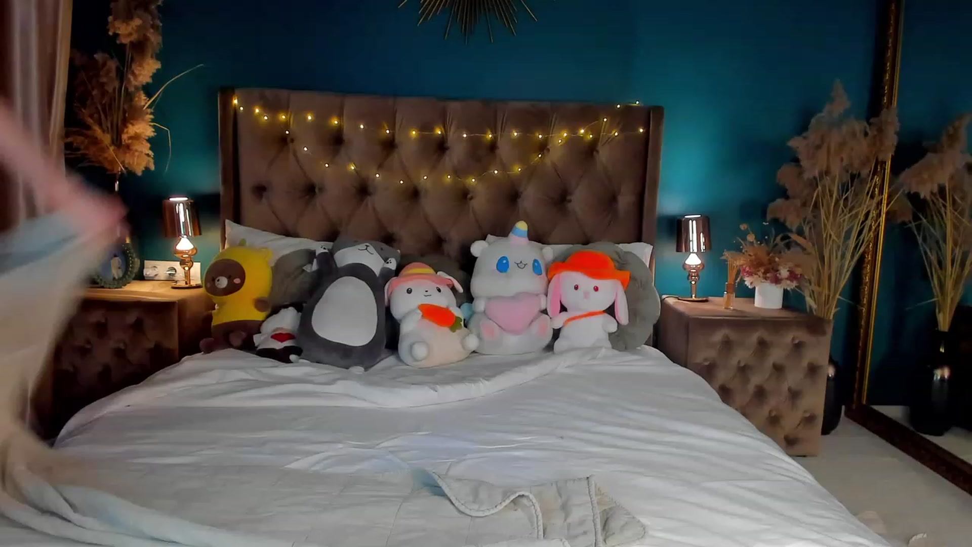 Gallery image thumbnail from ElsaYoung's myfreecams stream on, 02/23/2024, 05:08 image 16 of 20