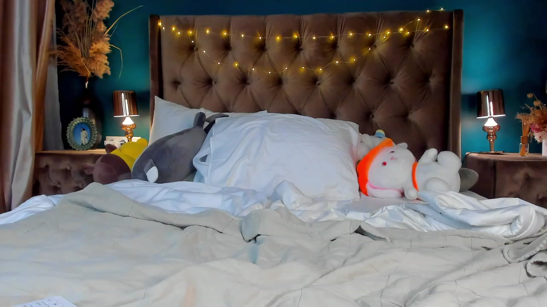 Gallery image thumbnail from ElsaYoung's myfreecams stream on, 02/23/2024, 05:08 image 5 of 20