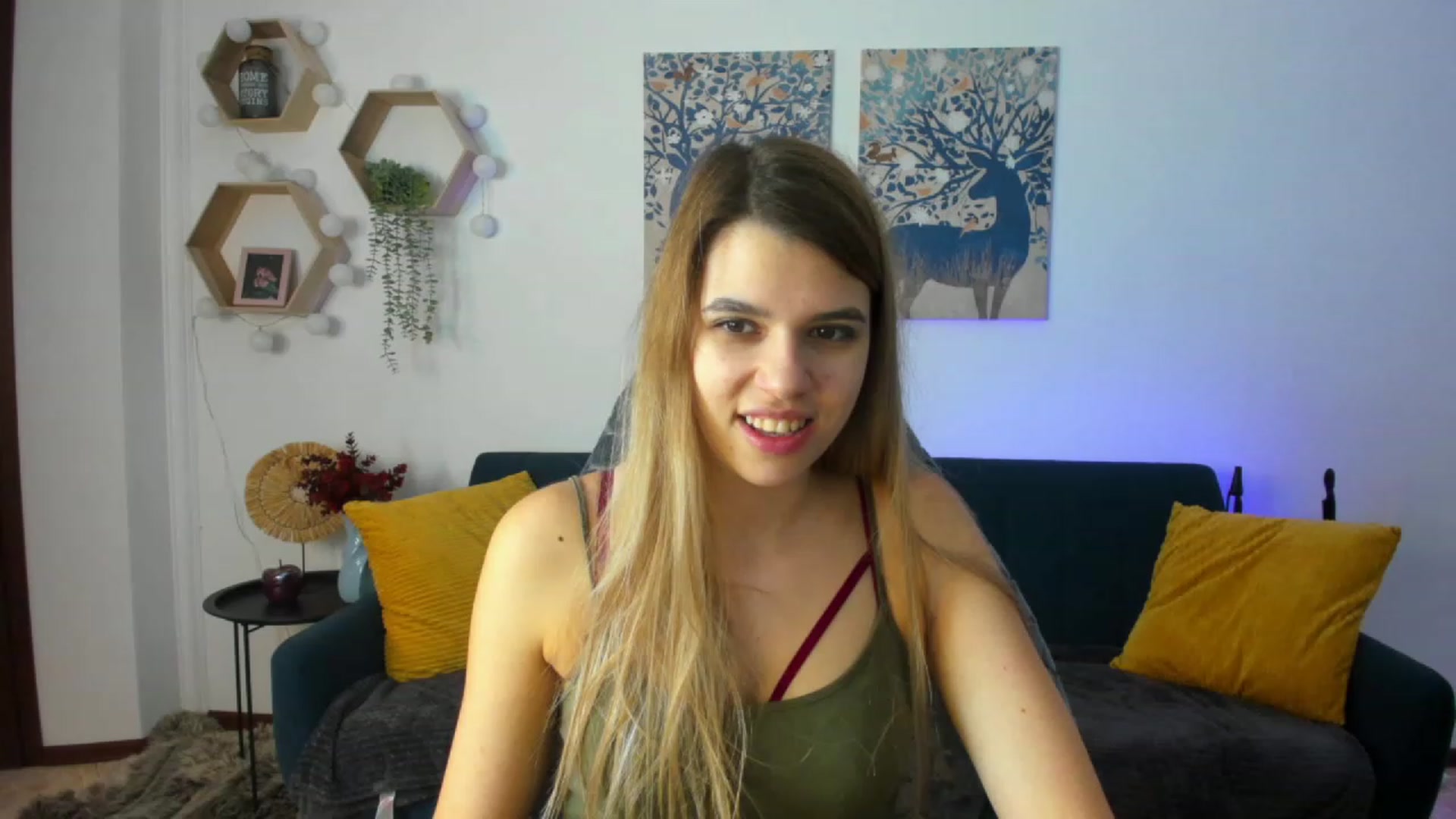 Gallery image thumbnail from Elsa_Fox's myfreecams stream on, 12/20/2022, 09:34 image 19 of 20