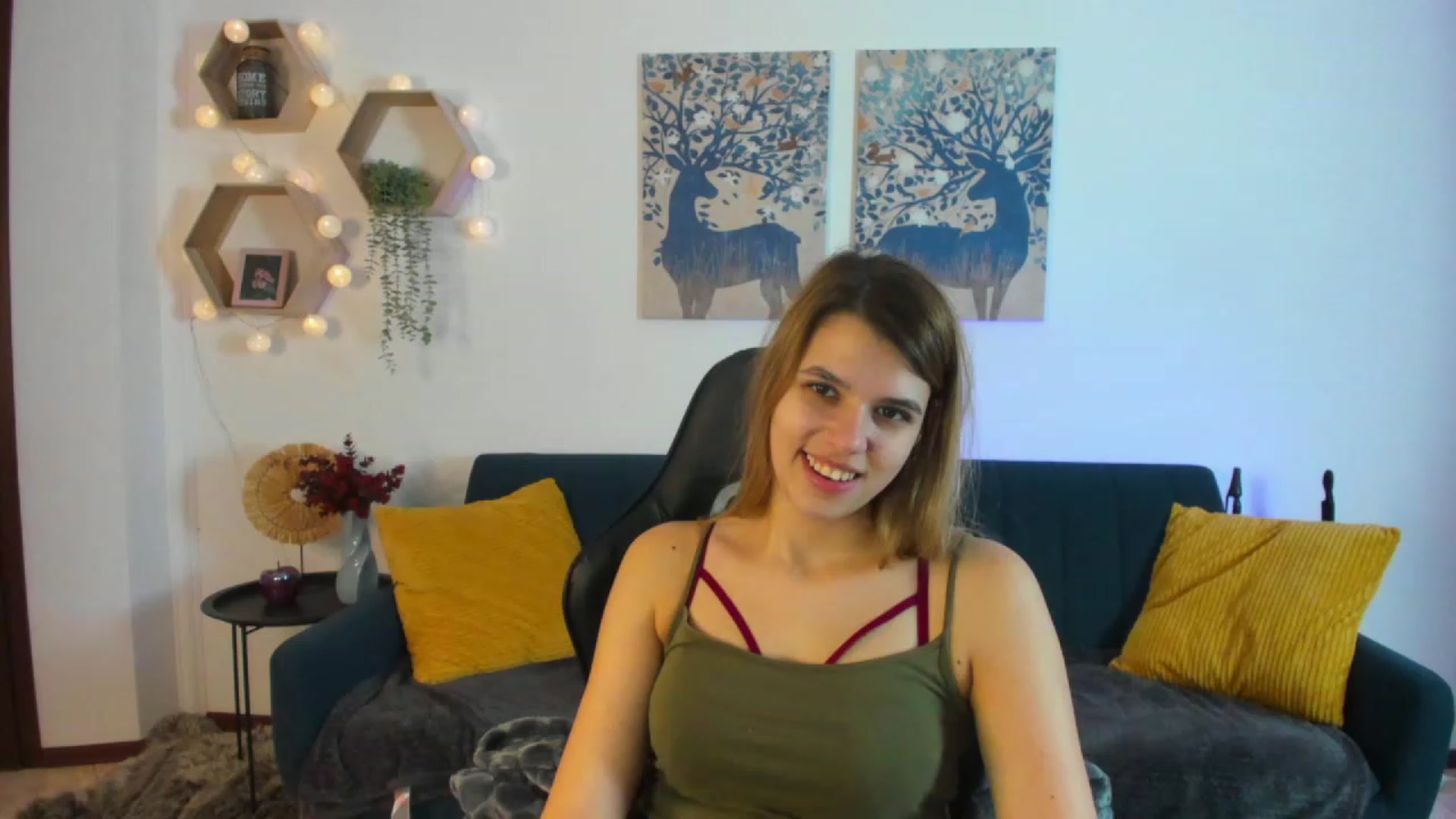 Gallery image thumbnail from Elsa_Fox's myfreecams stream on, 12/20/2022, 12:55 image 7 of 20