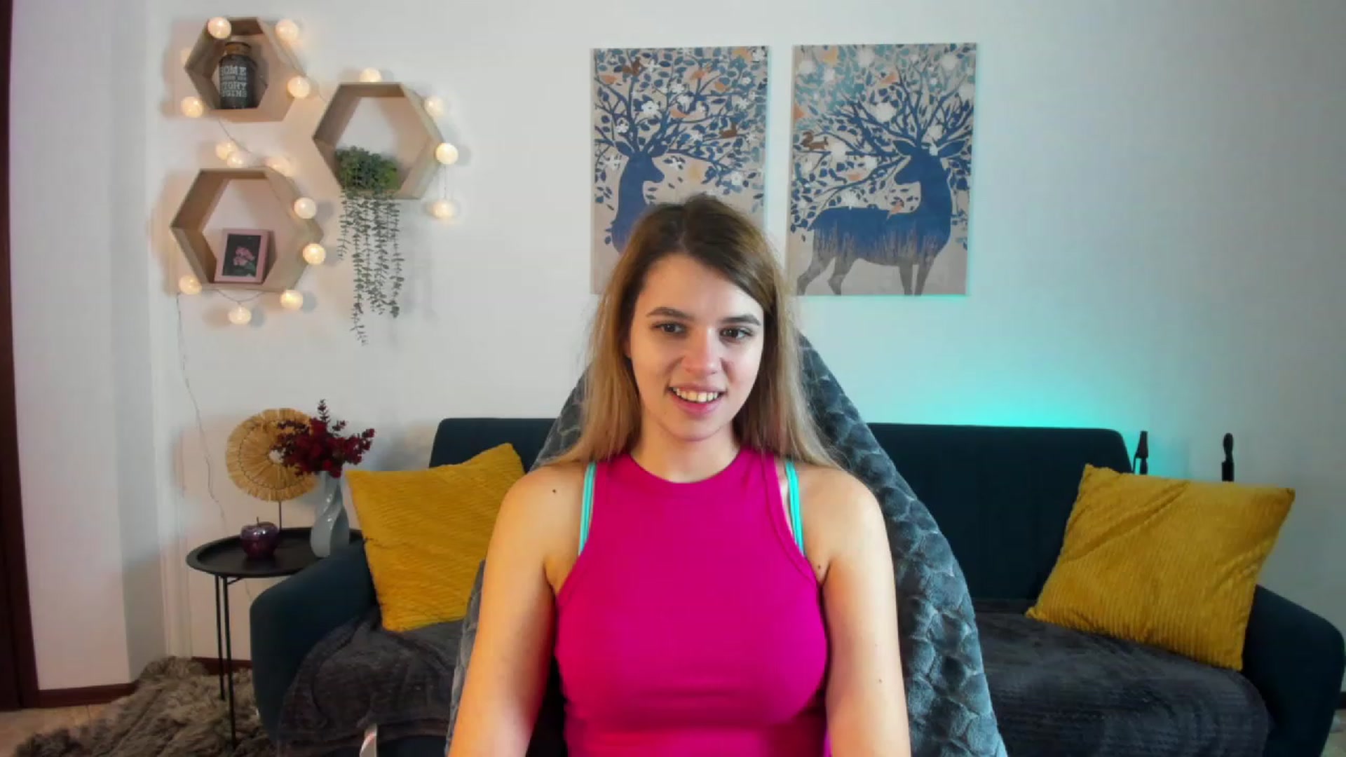 Gallery image thumbnail from Elsa_Fox's myfreecams stream on, 12/21/2022, 09:37 image 6 of 20