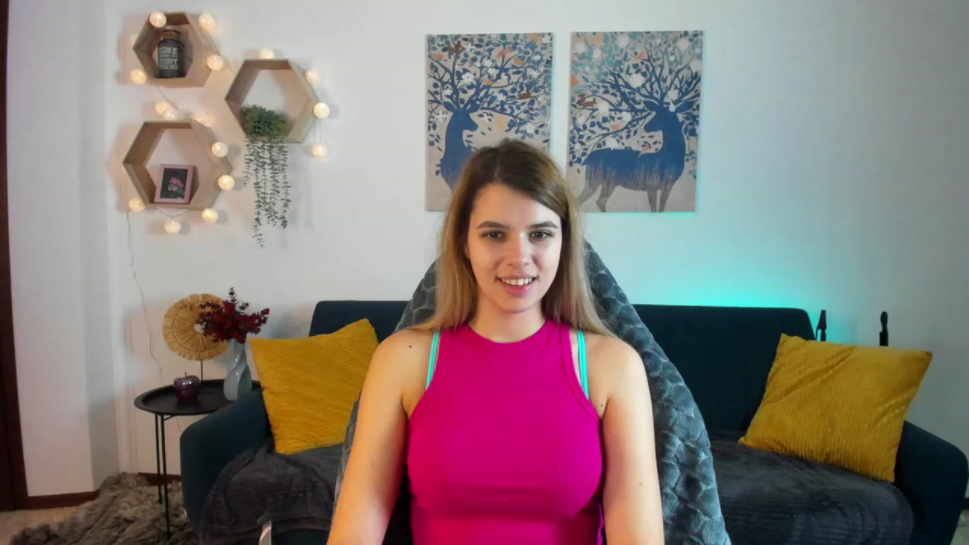Gallery image thumbnail from Elsa_Fox's myfreecams stream on, 12/21/2022, 09:37 image 3 of 20