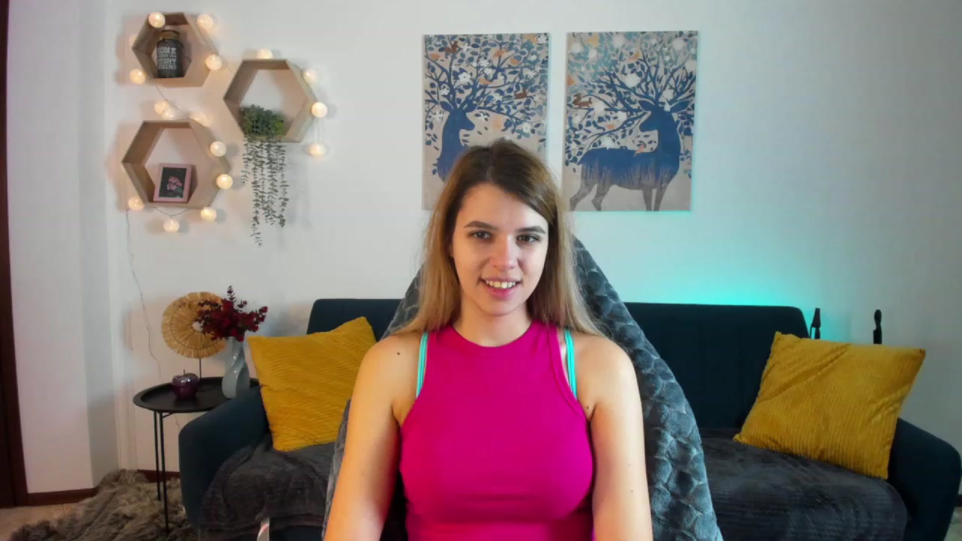 Gallery image thumbnail from Elsa_Fox's myfreecams stream on, 12/21/2022, 09:37 image 7 of 20