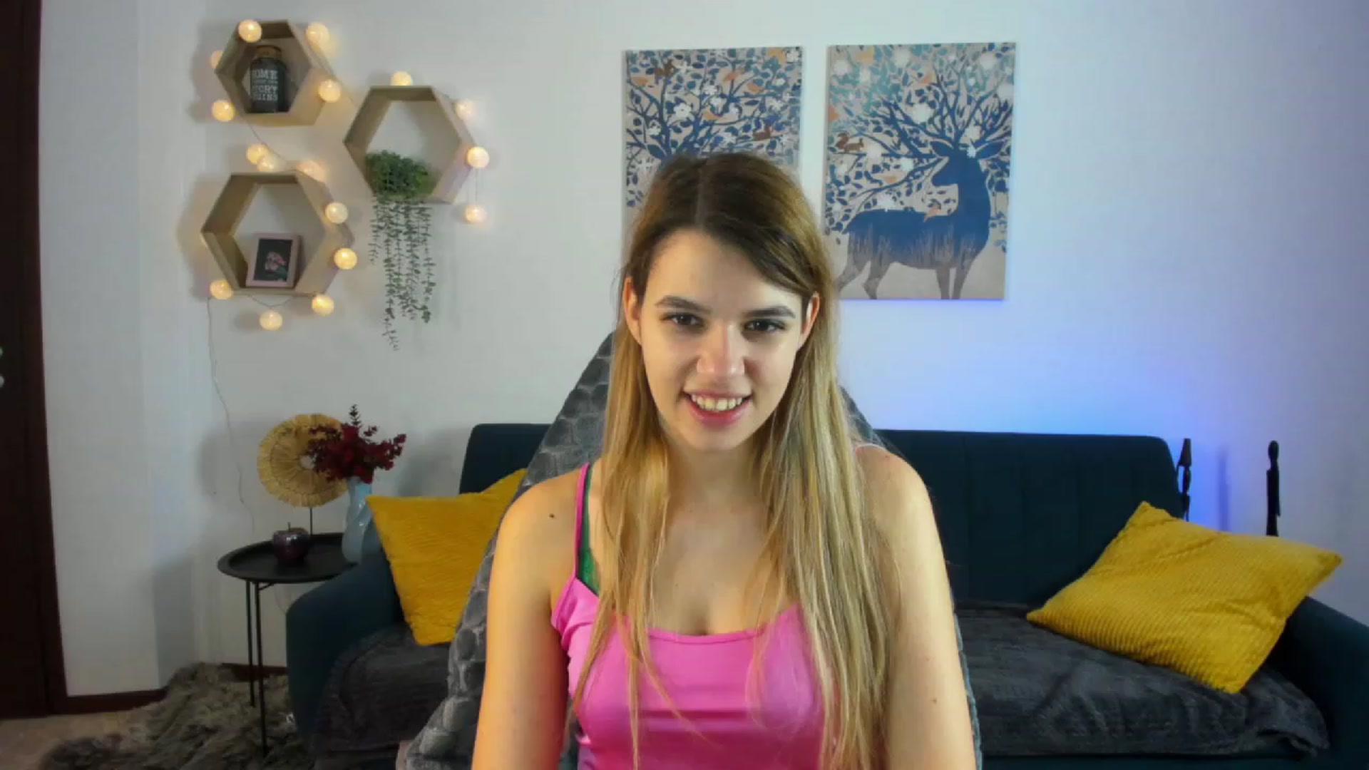 Gallery image thumbnail from Elsa_Fox's myfreecams stream on, 12/23/2022, 10:06 image 10 of 20