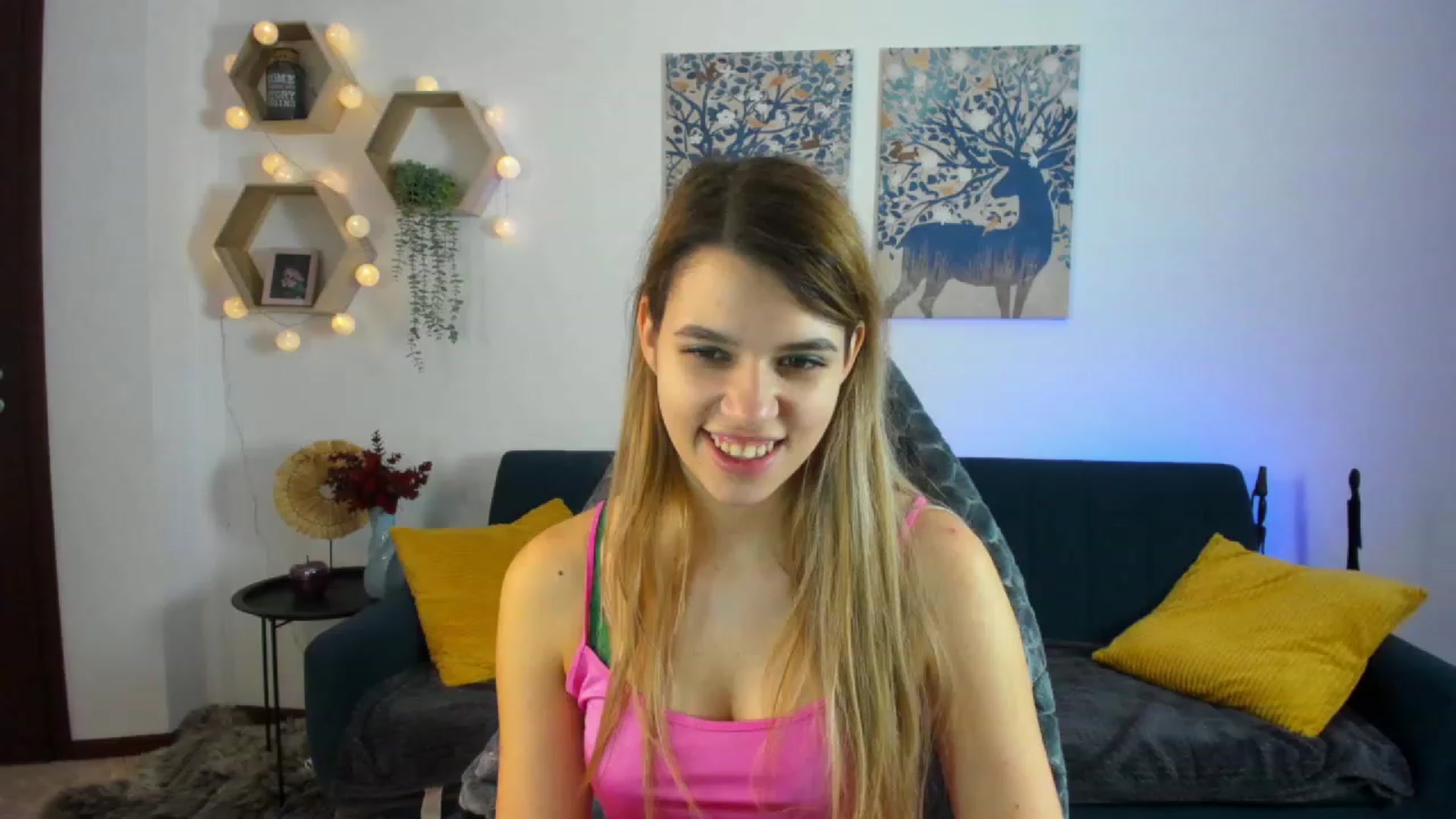 Gallery image thumbnail from Elsa_Fox's myfreecams stream on, 12/23/2022, 10:06 image 20 of 20