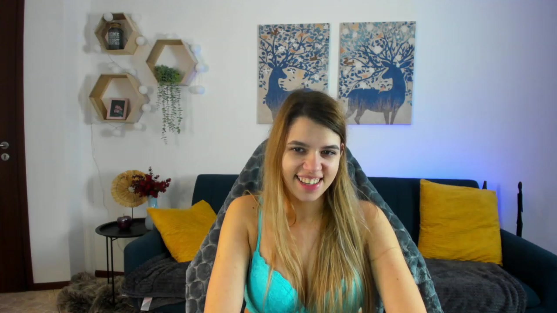 Gallery image thumbnail from Elsa_Fox's myfreecams stream on, 12/30/2022, 11:35 image 19 of 20