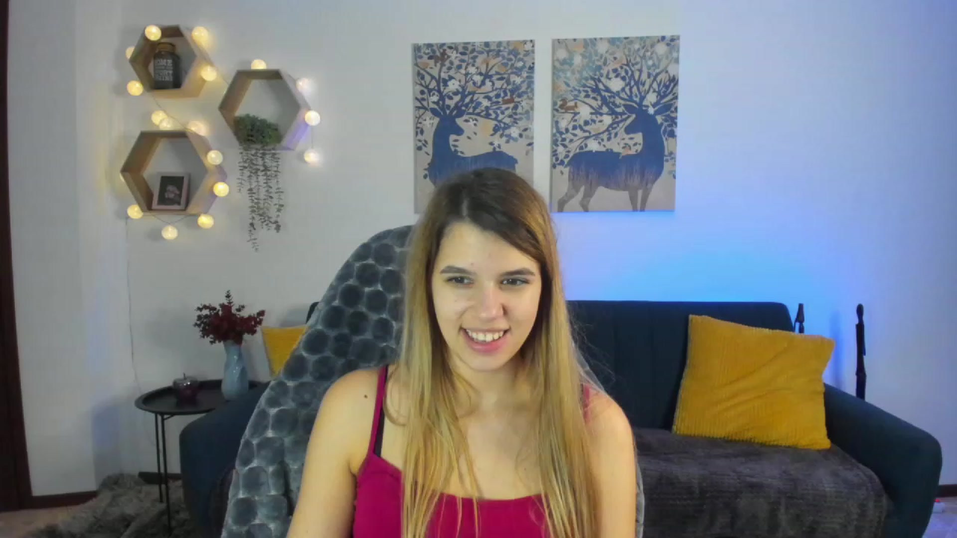 Gallery image thumbnail from Elsa_Fox's myfreecams stream on, 01/08/2023, 12:48 image 7 of 20