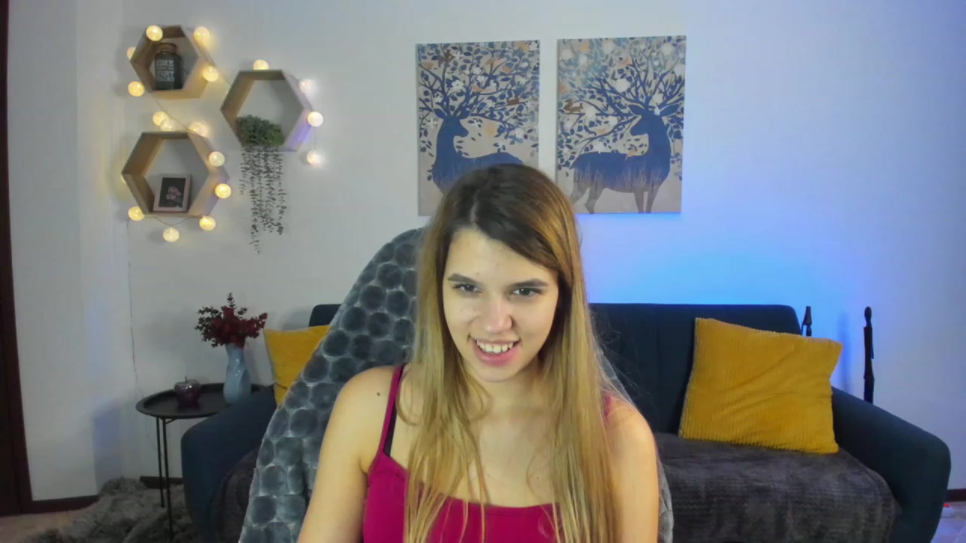 Gallery image thumbnail from Elsa_Fox's myfreecams stream on, 01/08/2023, 12:48 image 6 of 20