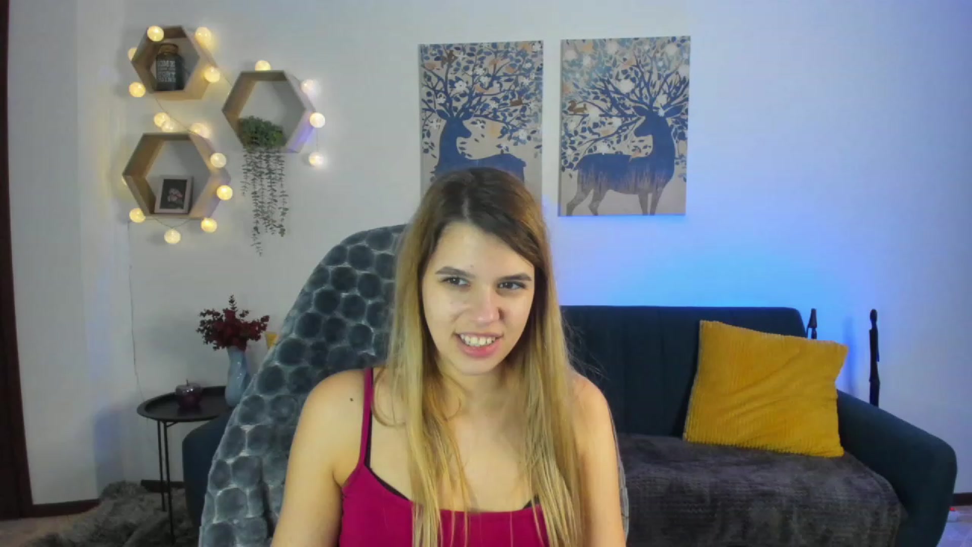 Gallery image thumbnail from Elsa_Fox's myfreecams stream on, 01/08/2023, 12:48 image 2 of 20