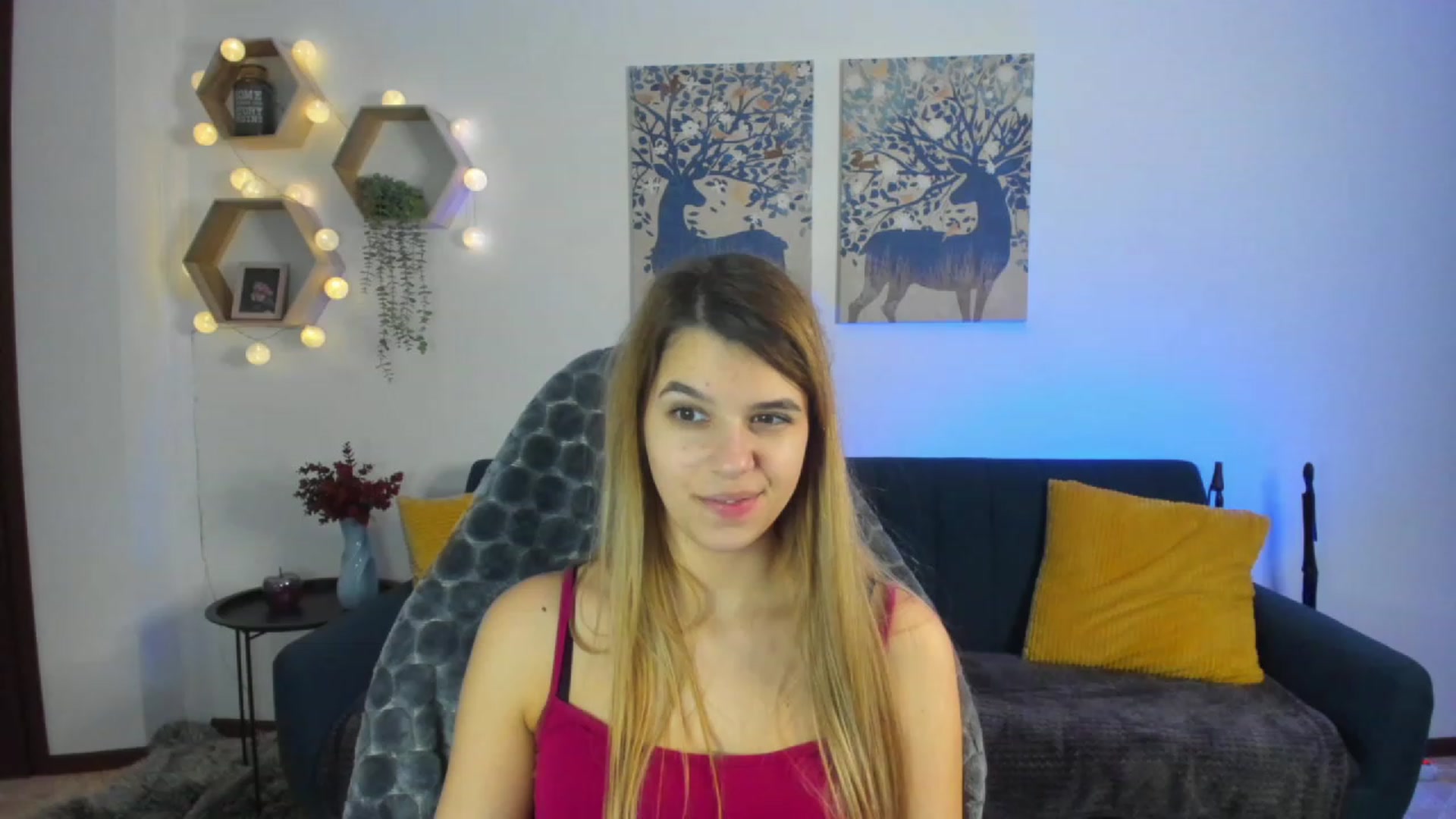 Gallery image thumbnail from Elsa_Fox's myfreecams stream on, 01/08/2023, 12:48 image 10 of 20