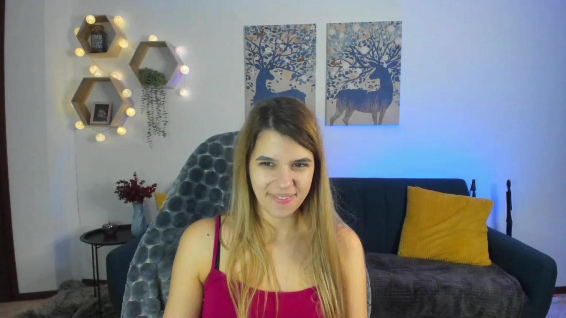 Gallery image thumbnail from Elsa_Fox's myfreecams stream on, 01/08/2023, 12:48 image 5 of 20