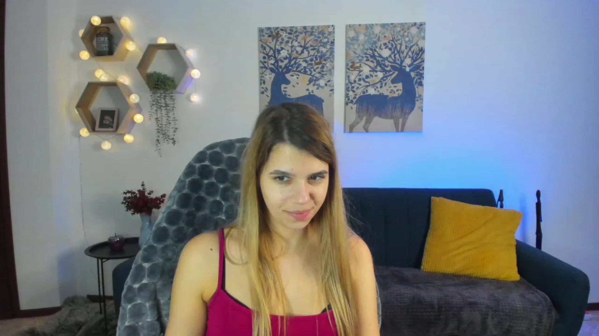 Gallery image thumbnail from Elsa_Fox's myfreecams stream on, 01/08/2023, 12:48 image 4 of 20