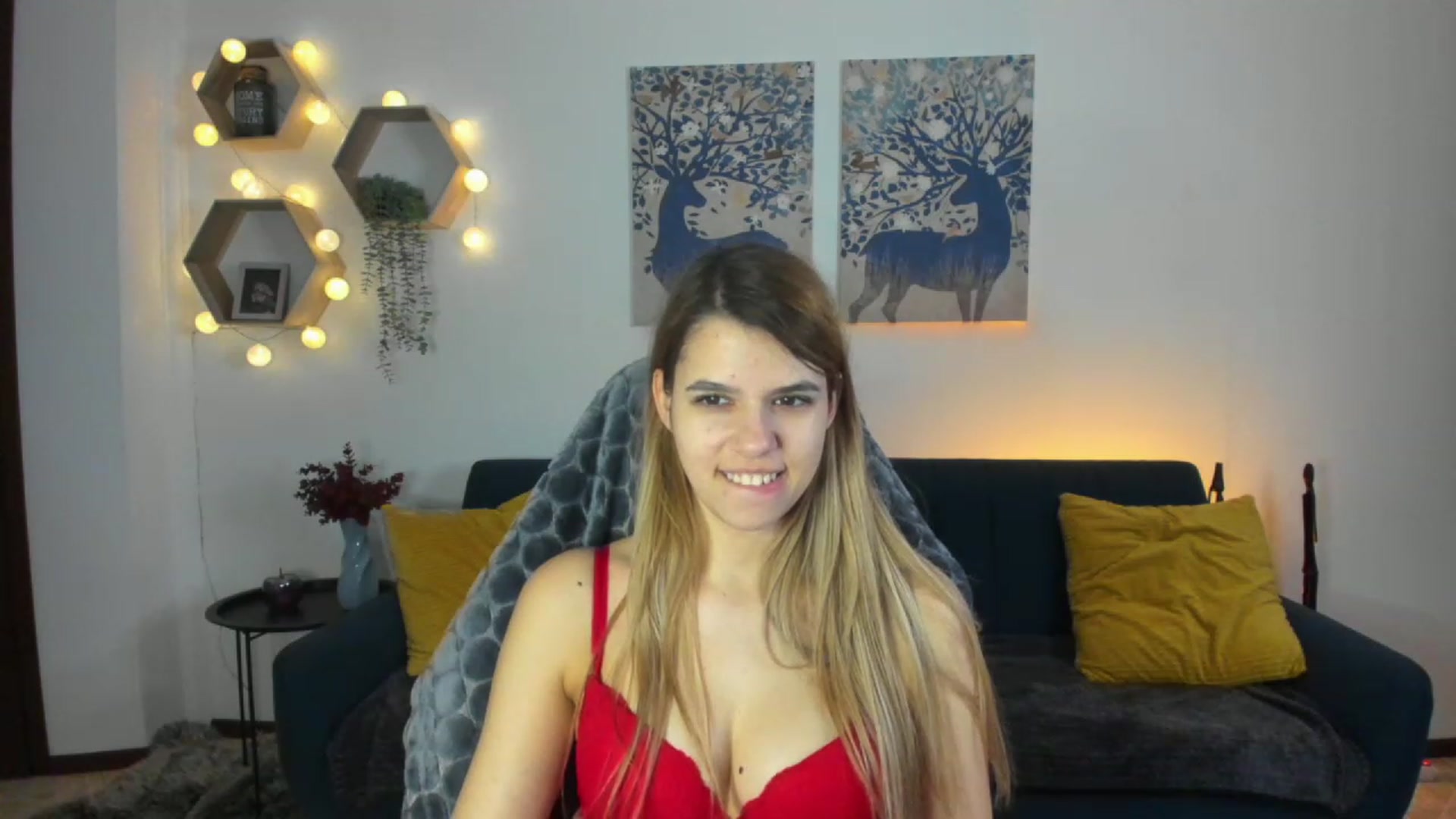 Gallery image thumbnail from Elsa_Fox's myfreecams stream on, 01/09/2023, 10:28 image 18 of 20