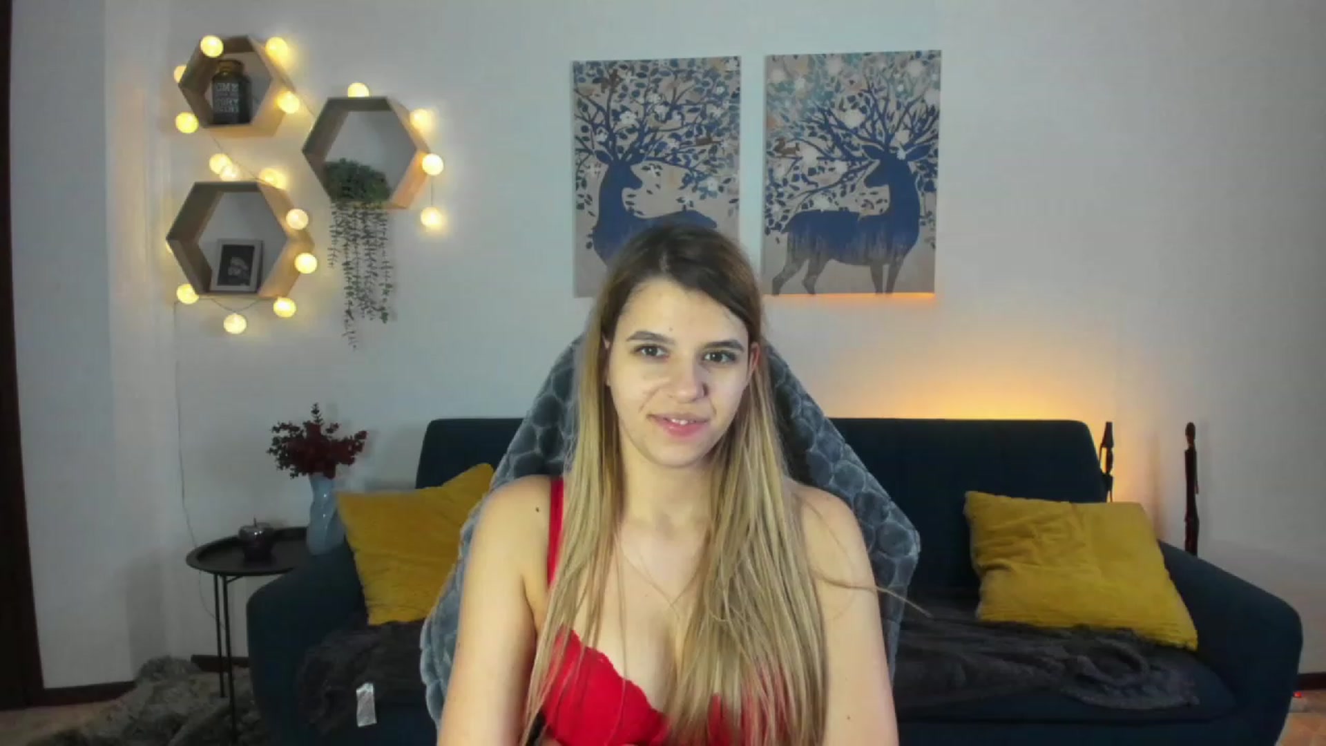 Gallery image thumbnail from Elsa_Fox's myfreecams stream on, 01/09/2023, 14:49 image 15 of 20
