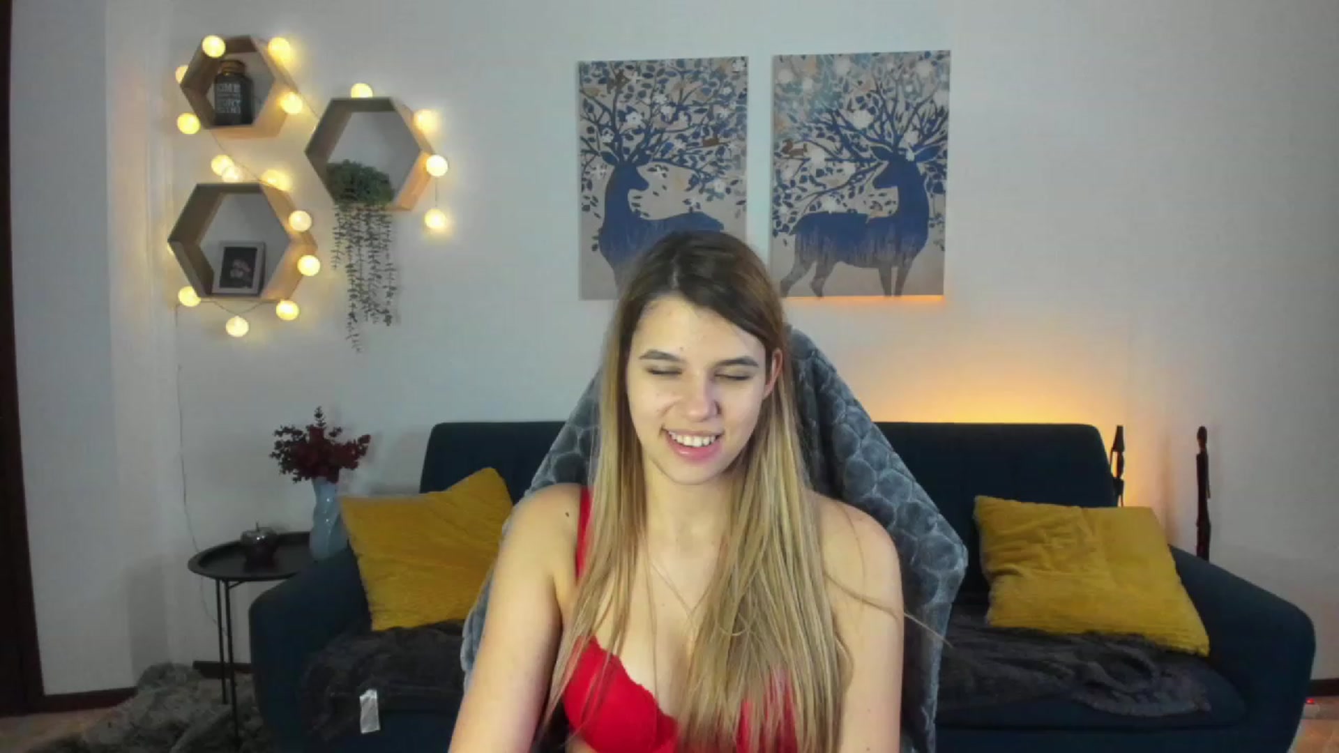 Gallery image thumbnail from Elsa_Fox's myfreecams stream on, 01/09/2023, 14:49 image 18 of 20