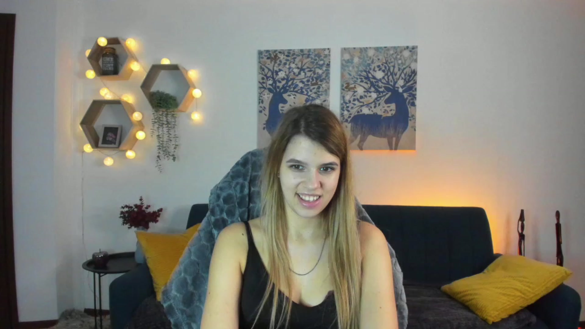Gallery image thumbnail from Elsa_Fox's myfreecams stream on, 01/12/2023, 12:51 image 7 of 20