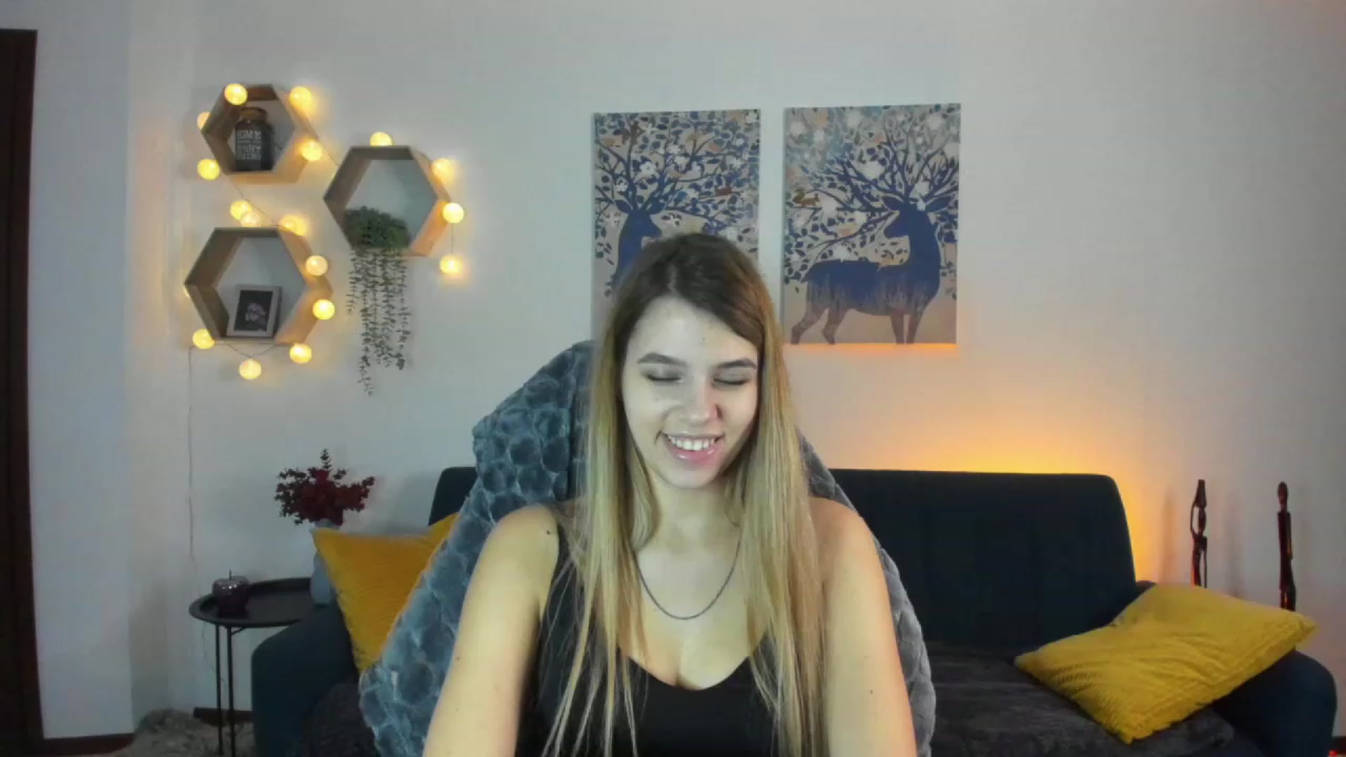Gallery image thumbnail from Elsa_Fox's myfreecams stream on, 01/12/2023, 12:51 image 1 of 20